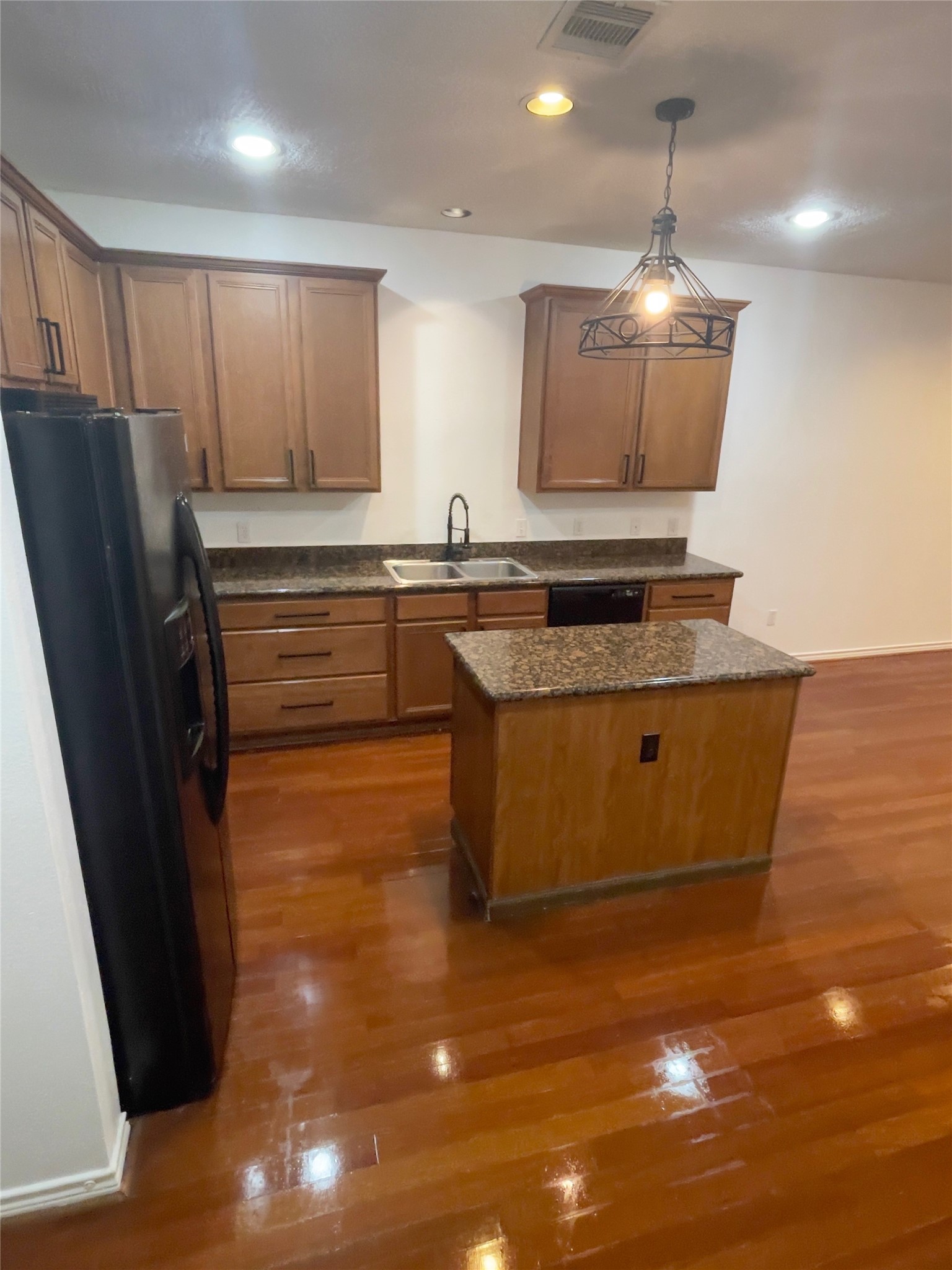 1815 Lewis Street Property Photo 7