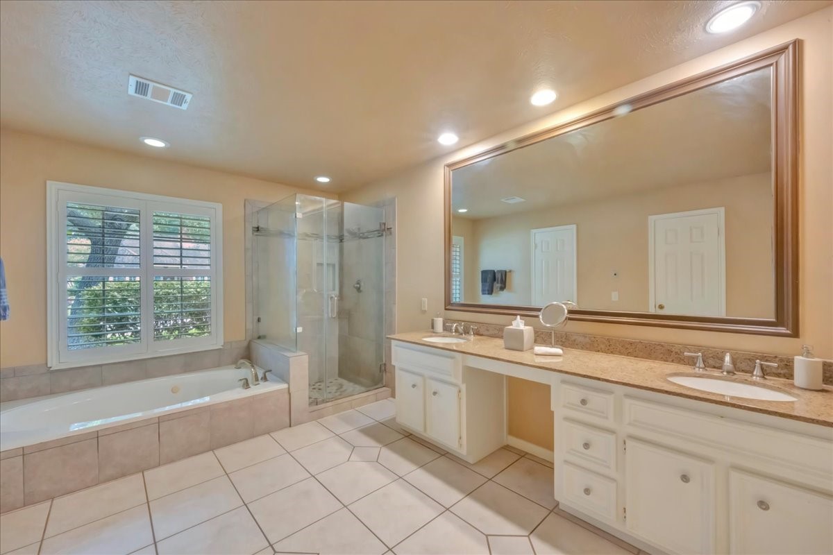 2031 Hillside Oak Lane Property Photo 18