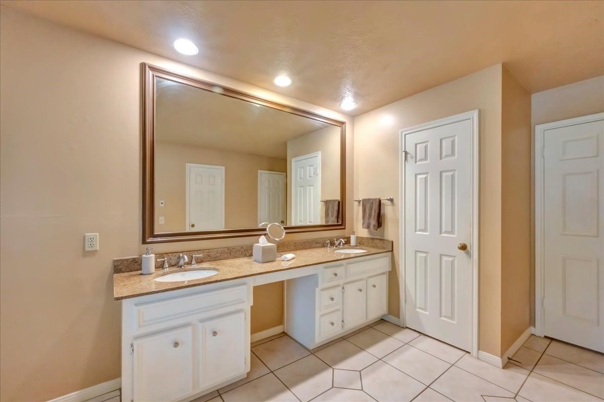 2031 Hillside Oak Lane Property Photo 19