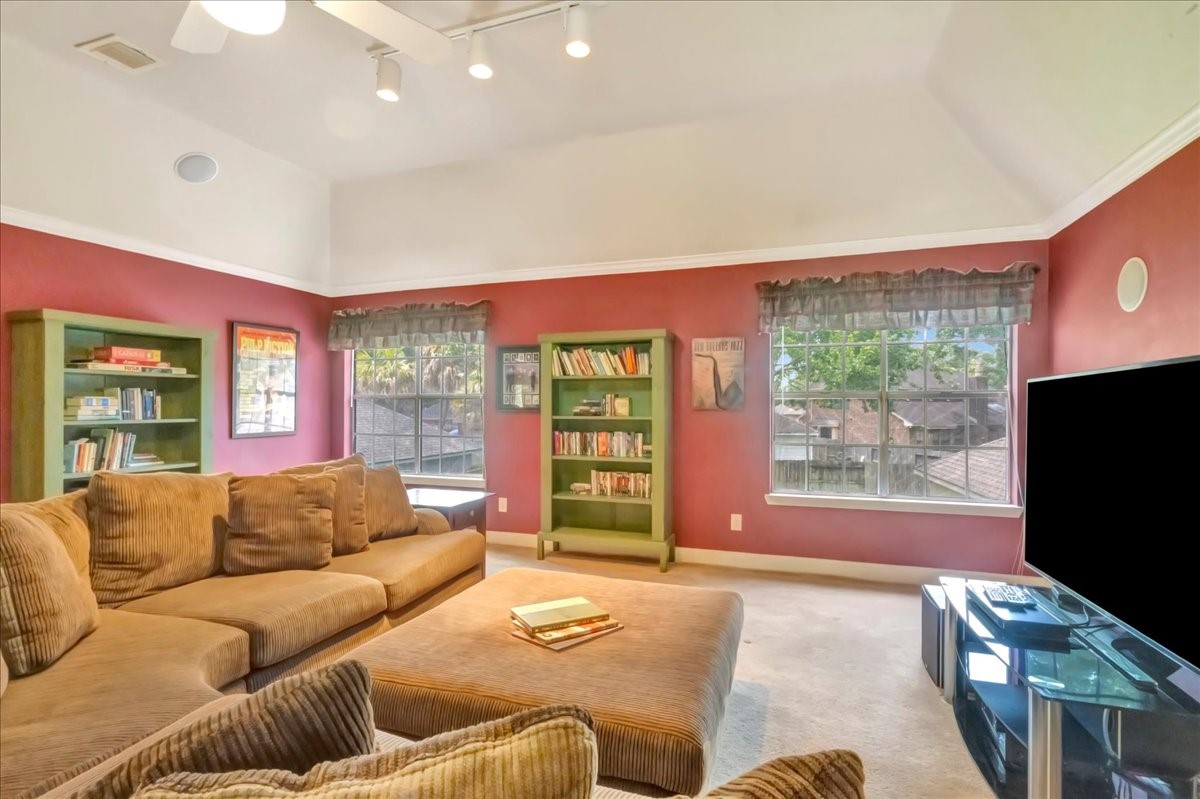 2031 Hillside Oak Lane Property Photo 23