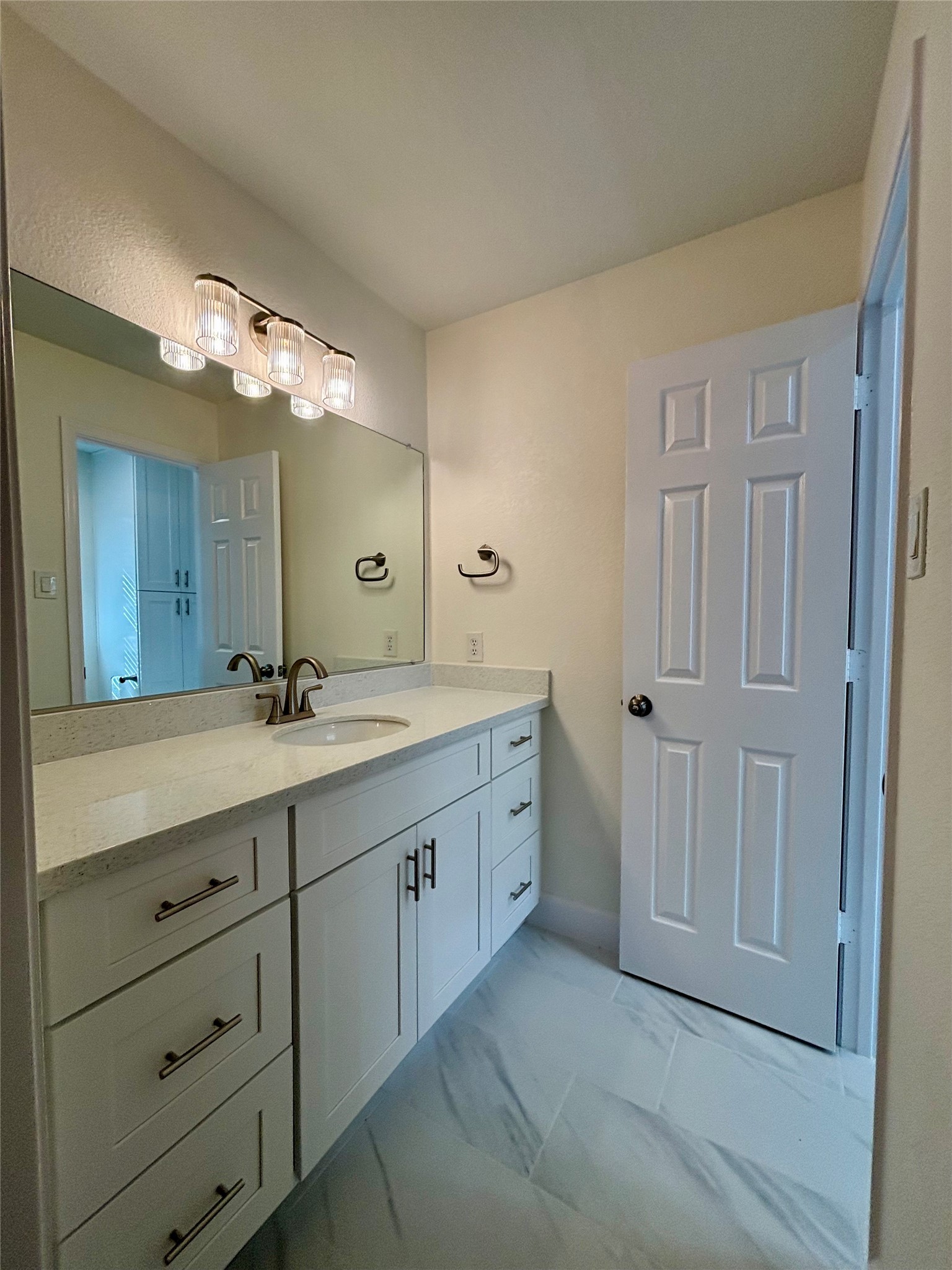 19118 Packerton Court Property Photo 43