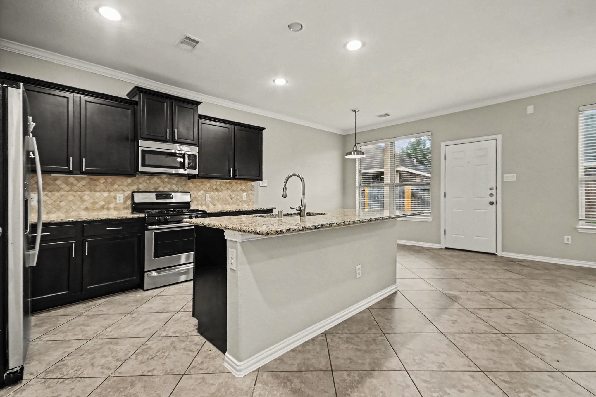 2502 Flowing Palm Lane Property Photo 9