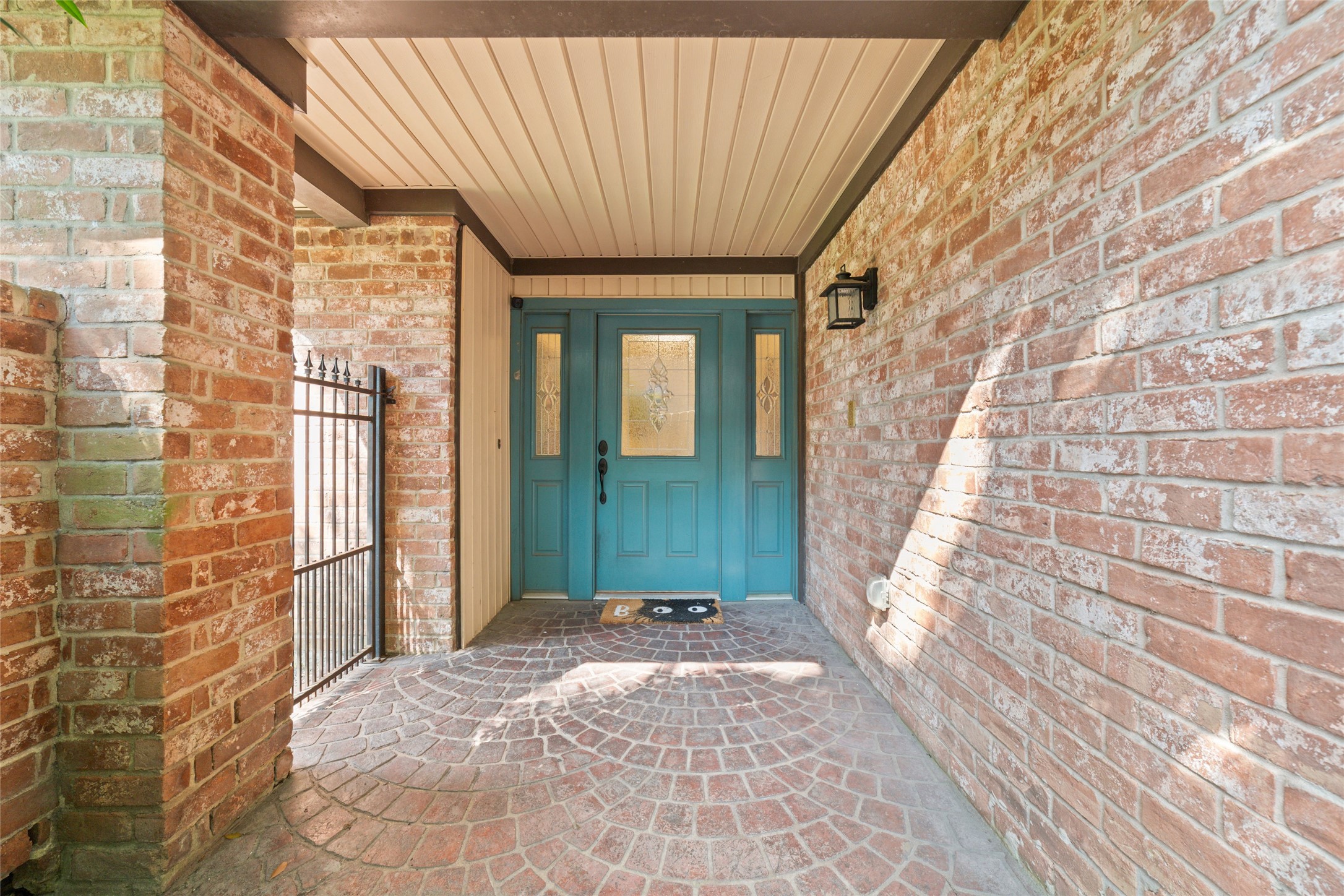 5930 Old Lodge Drive Property Photo 2