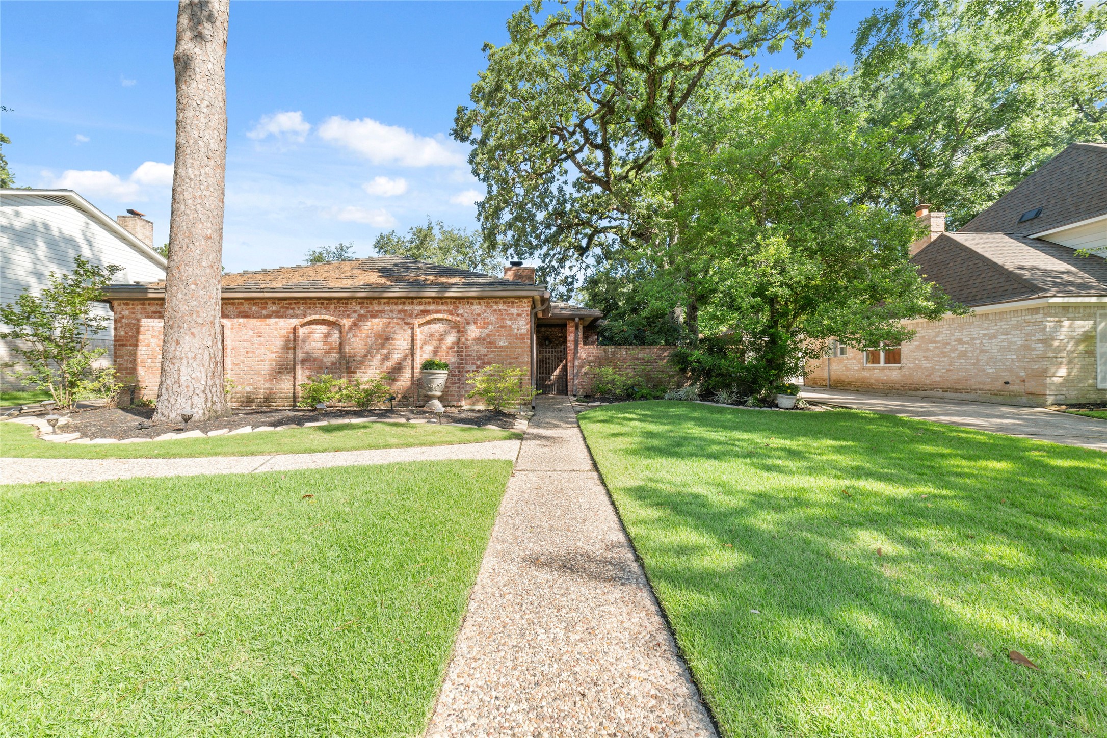 5930 Old Lodge Drive Property Photo 3