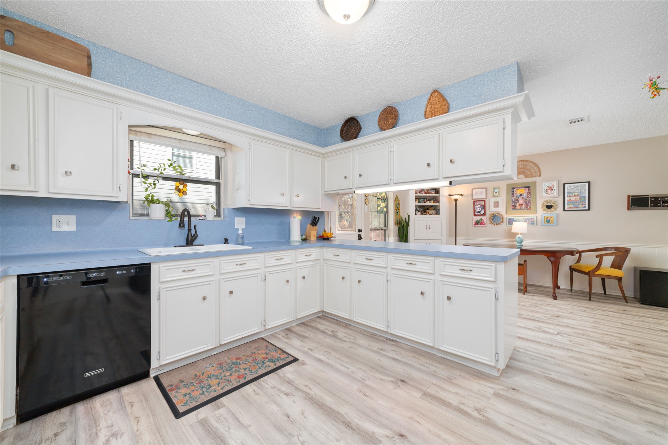 5930 Old Lodge Drive Property Photo 16