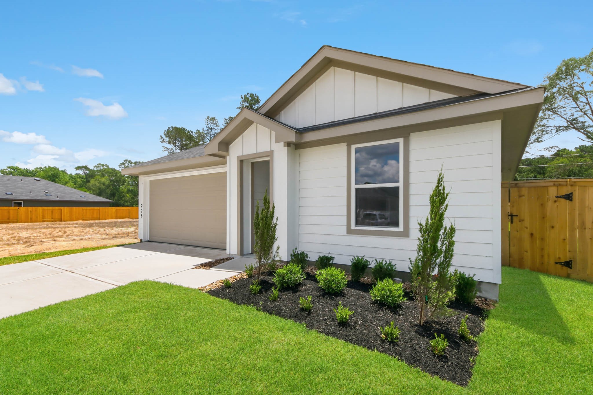 228 Golden Eagle Boulevard Property Photo 2