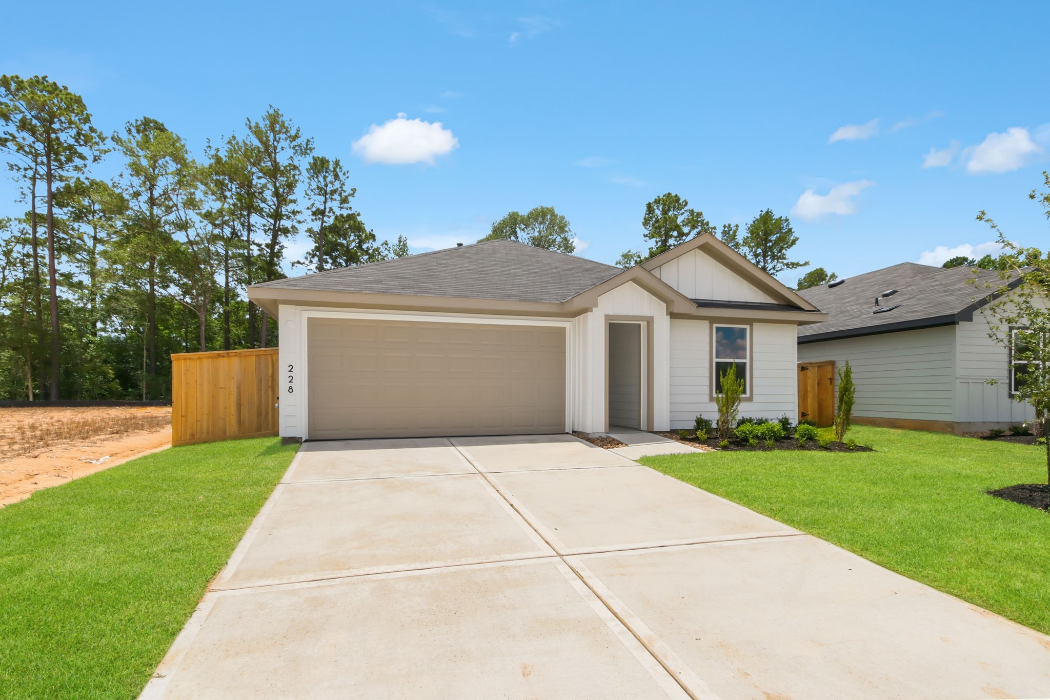 228 Golden Eagle Boulevard Property Photo 3