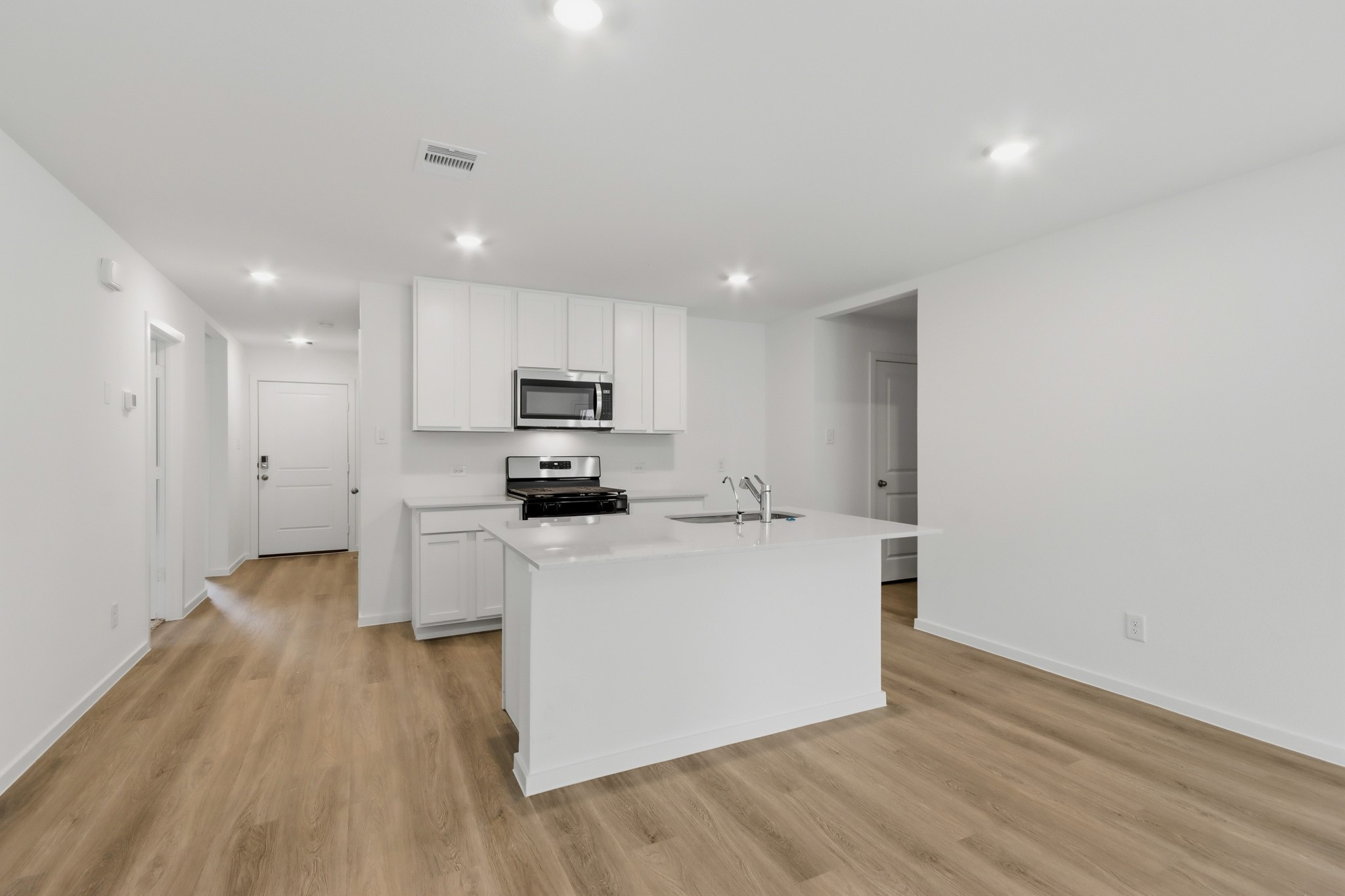228 Golden Eagle Boulevard Property Photo 4