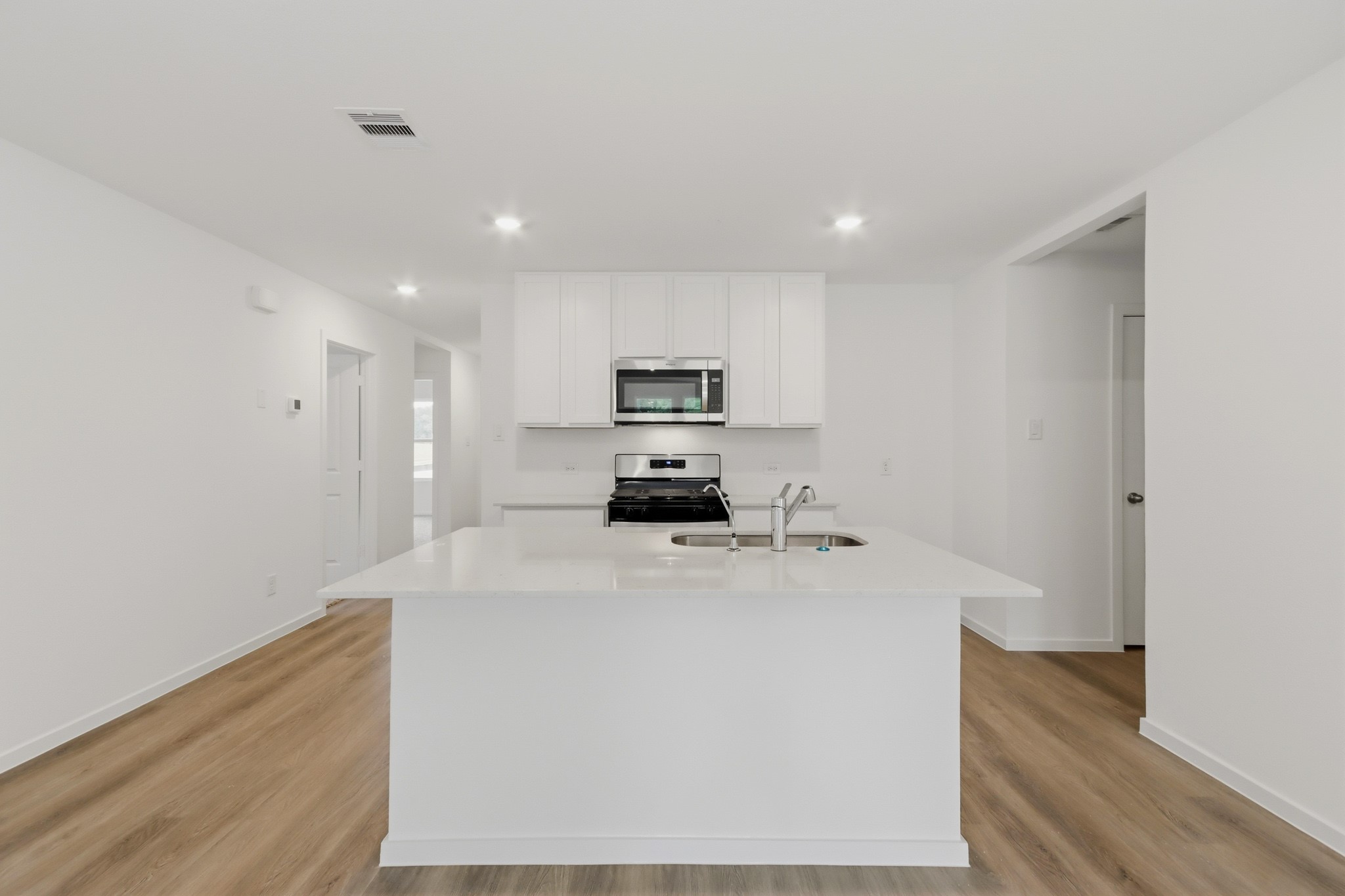 228 Golden Eagle Boulevard Property Photo 6