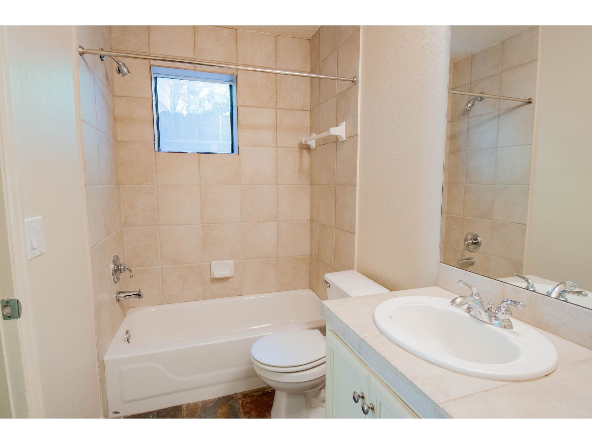 829 Malone Street Property Photo 5