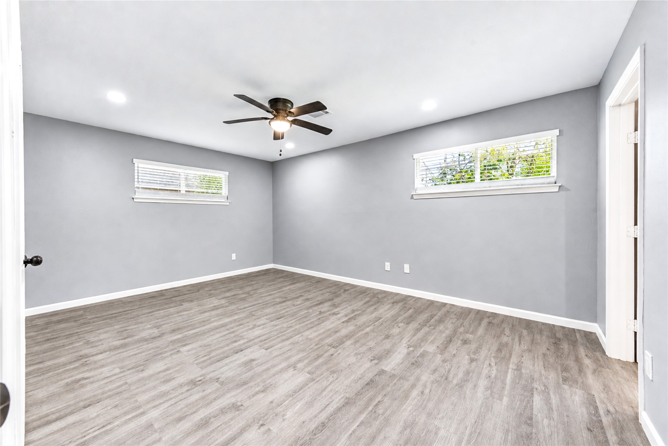 910 Cedar Lane Property Photo 11