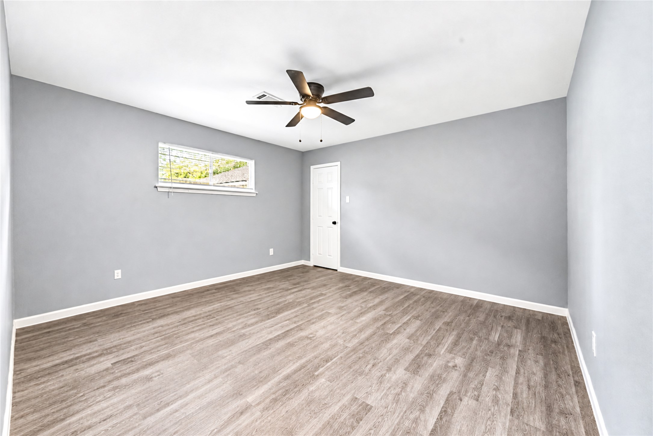 910 Cedar Lane Property Photo 16