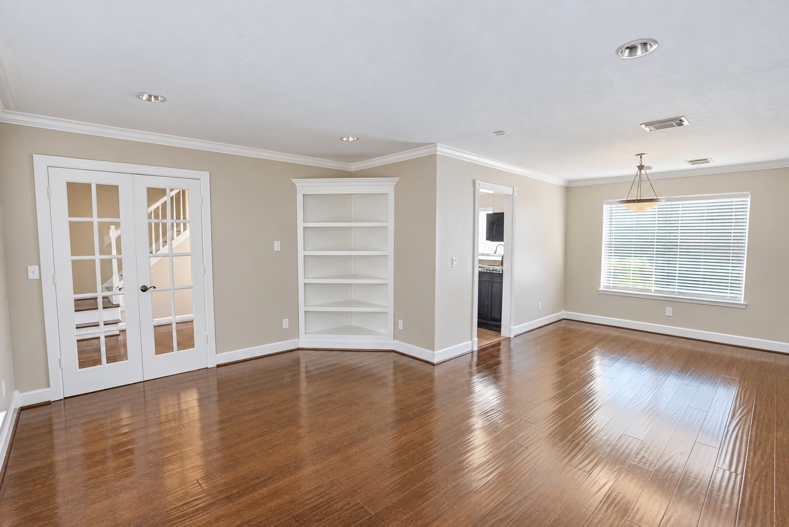 5006 Spring Branch Drive Property Photo 8