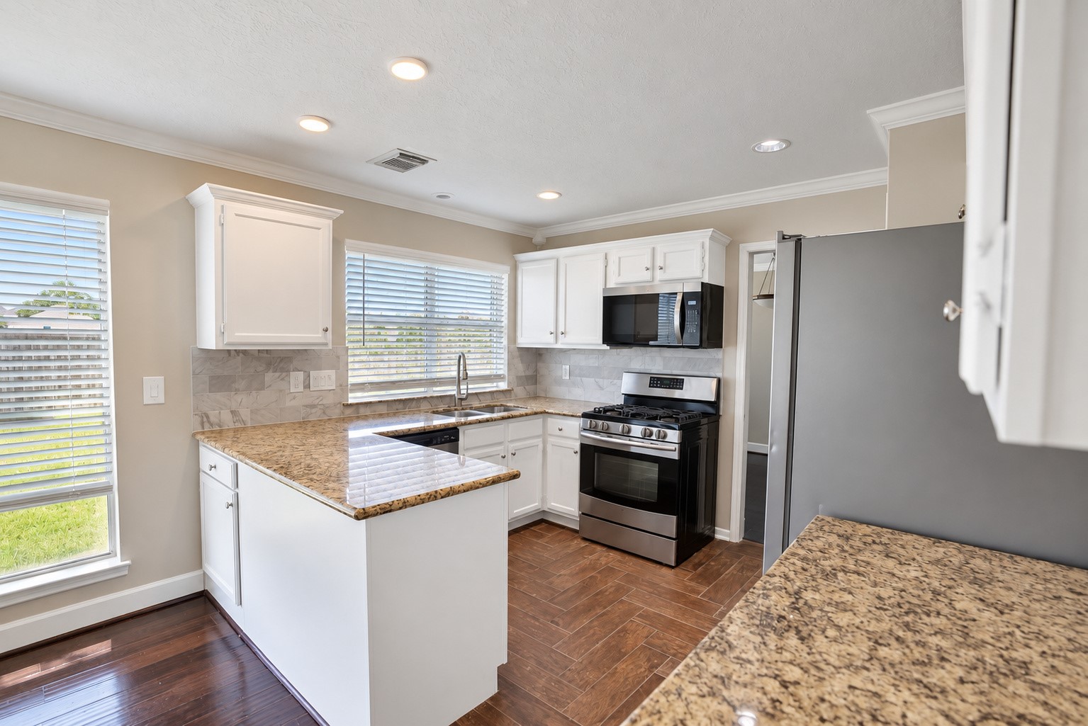 5006 Spring Branch Drive Property Photo 12