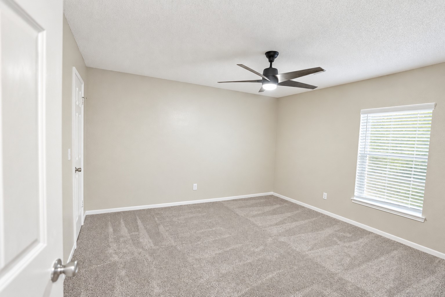 5006 Spring Branch Drive Property Photo 15