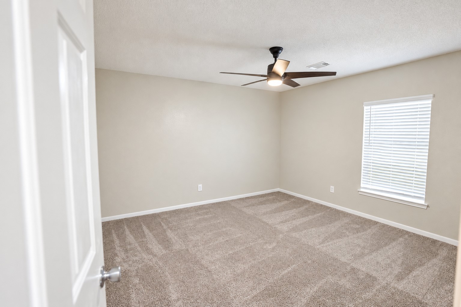 5006 Spring Branch Drive Property Photo 17