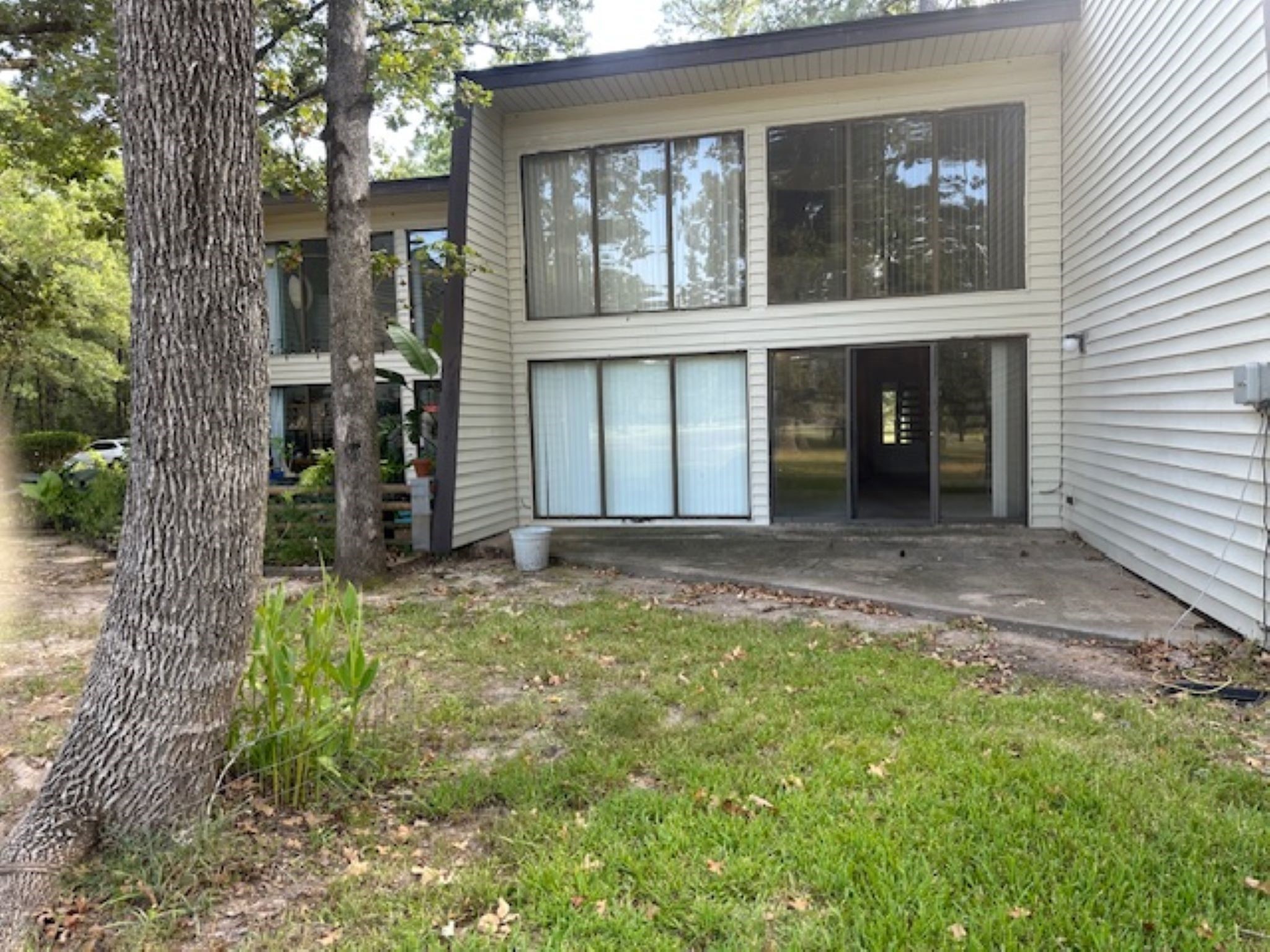 24476 Country Club Dr Property Photo 2