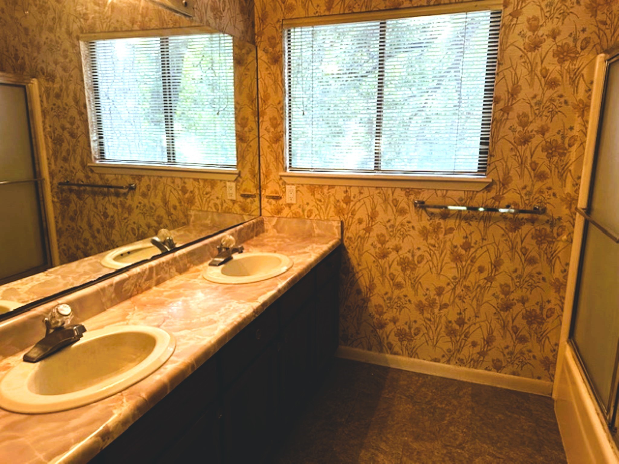 24476 Country Club Dr Property Photo 5