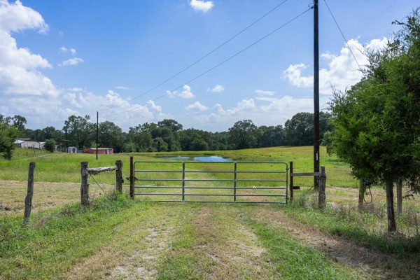 12151 State Highway 75 N Property Photo 1