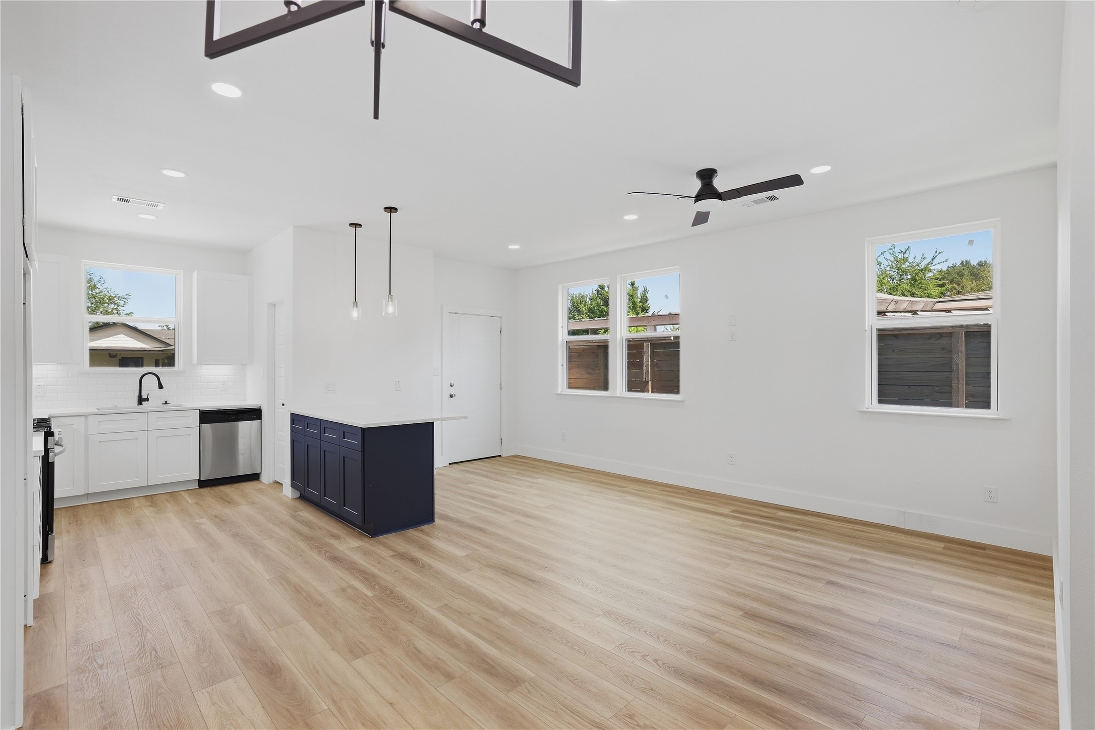 250 Georgia Street A Property Photo 4