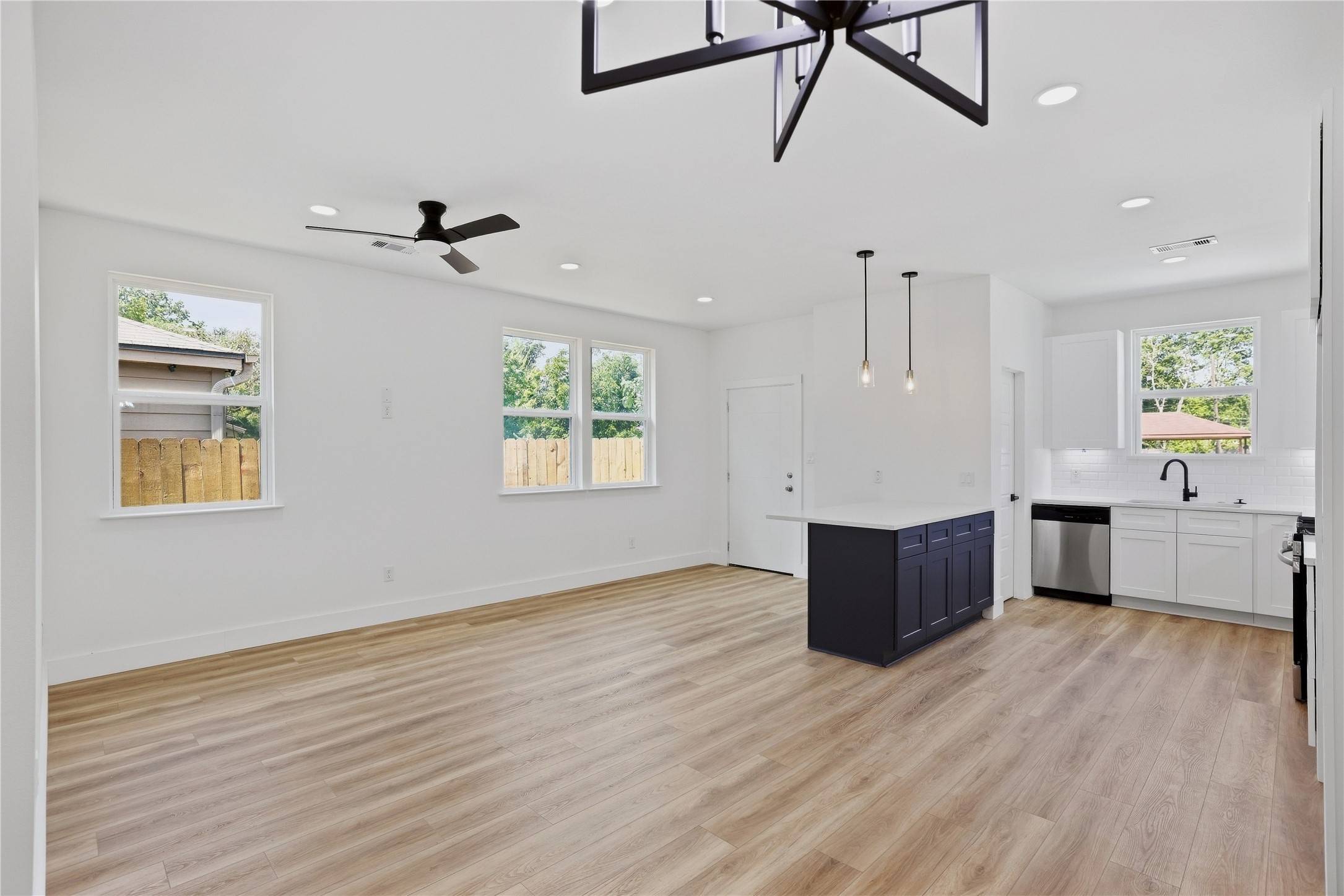 250 Georgia Street A Property Photo 8