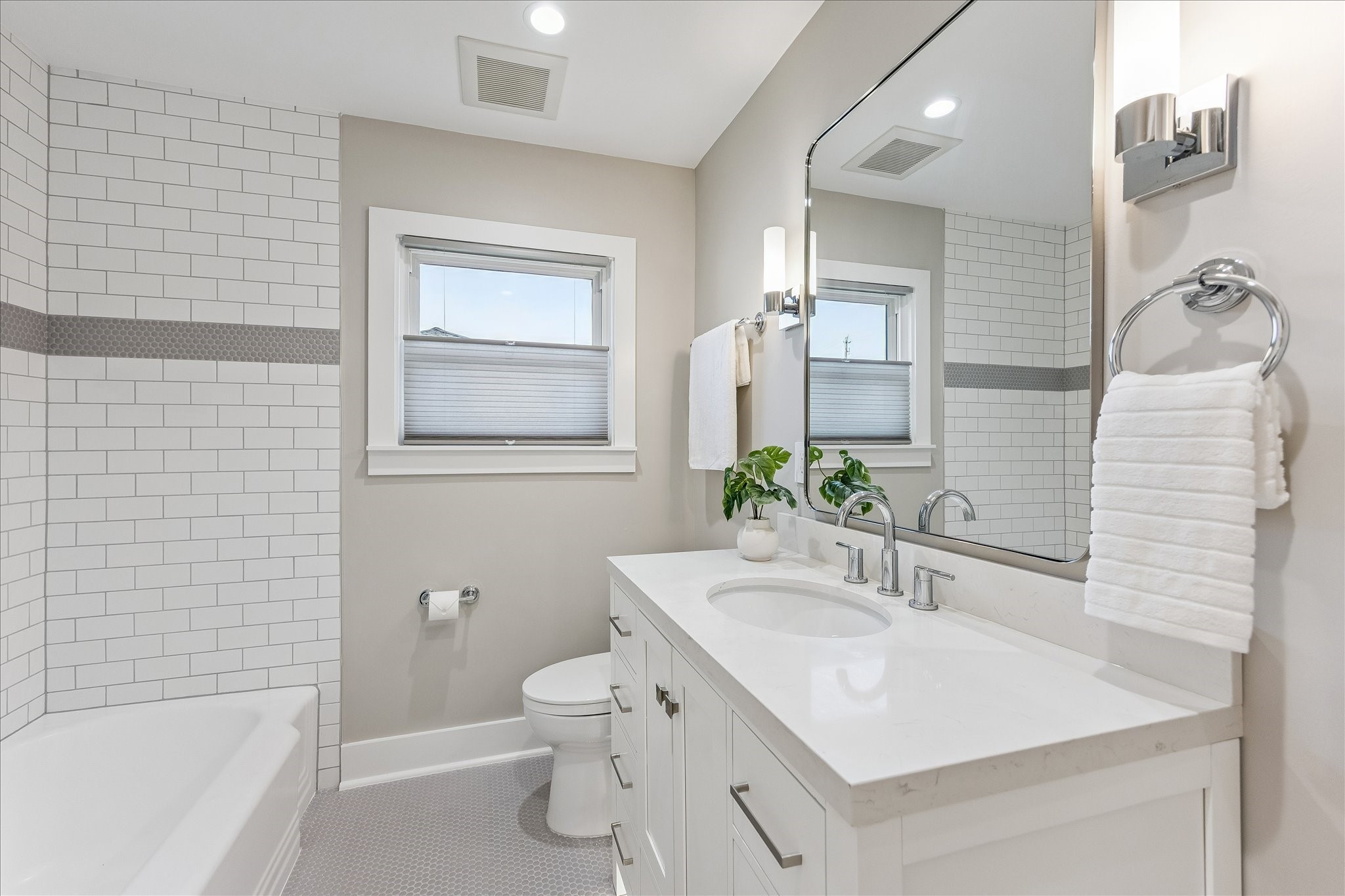 826 T C Jester Boulevard Property Photo 19