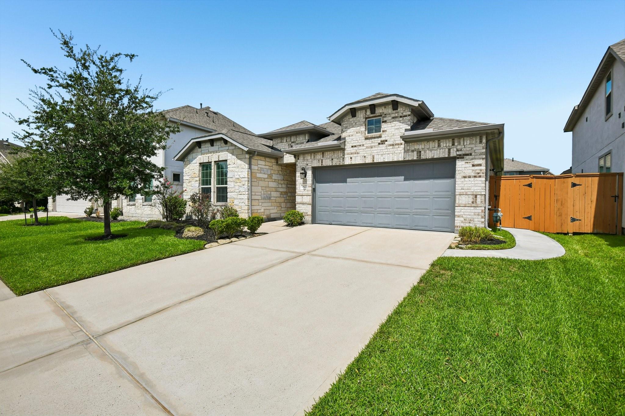 3827 Robinson Bend Drive, Spring Tx 77386 Property Photo 2