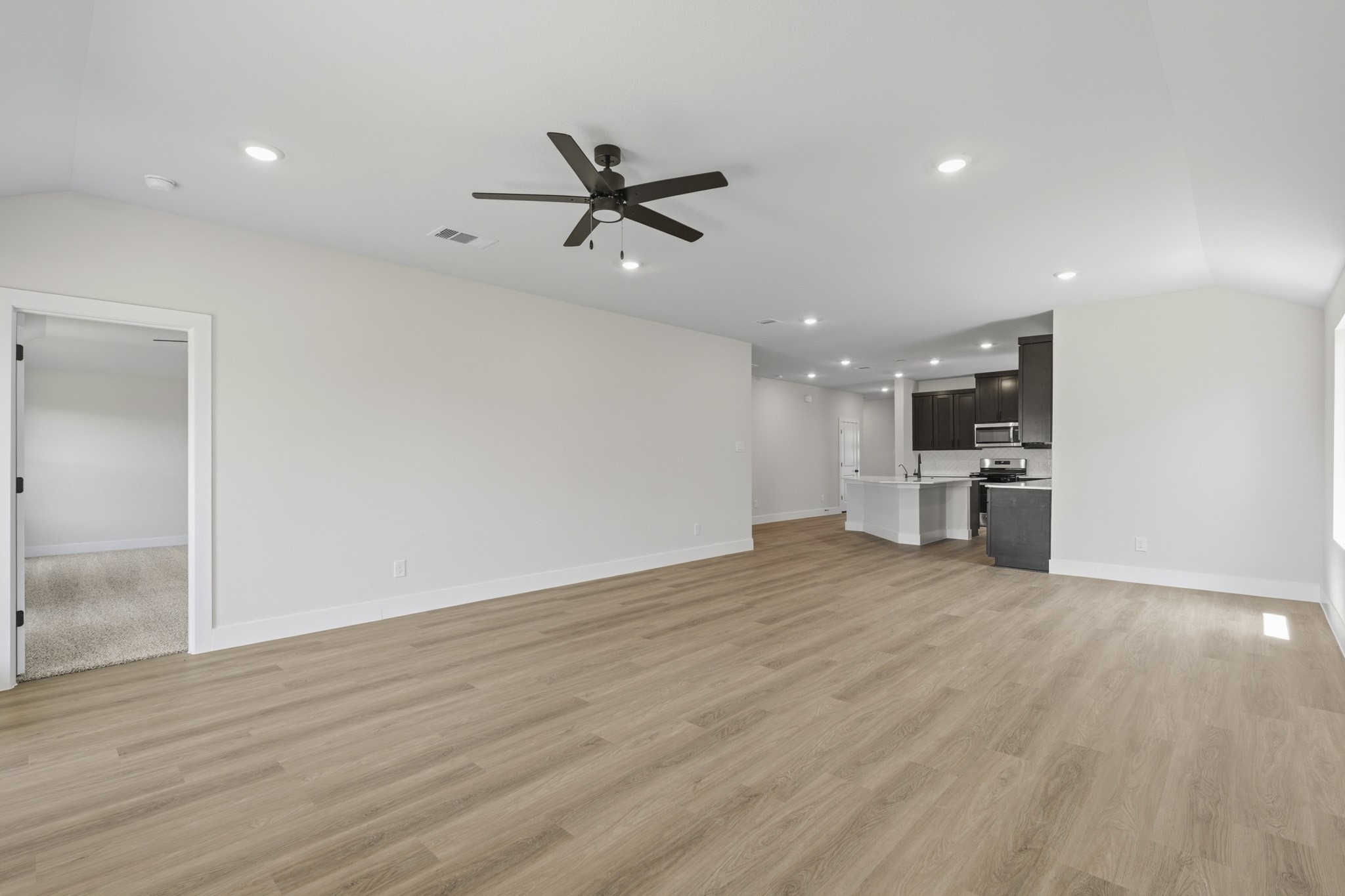 15912 Maybelle Street Property Photo 8