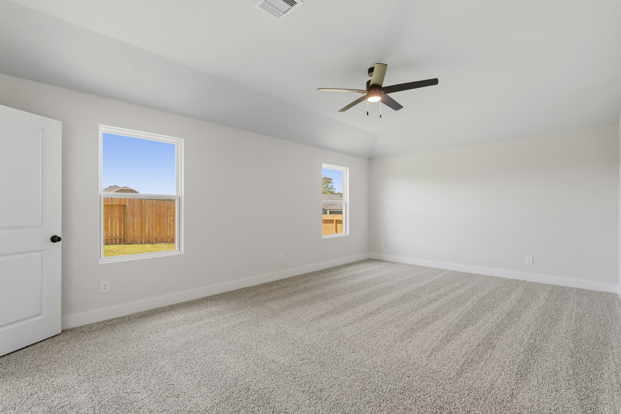 15912 Maybelle Street Property Photo 10