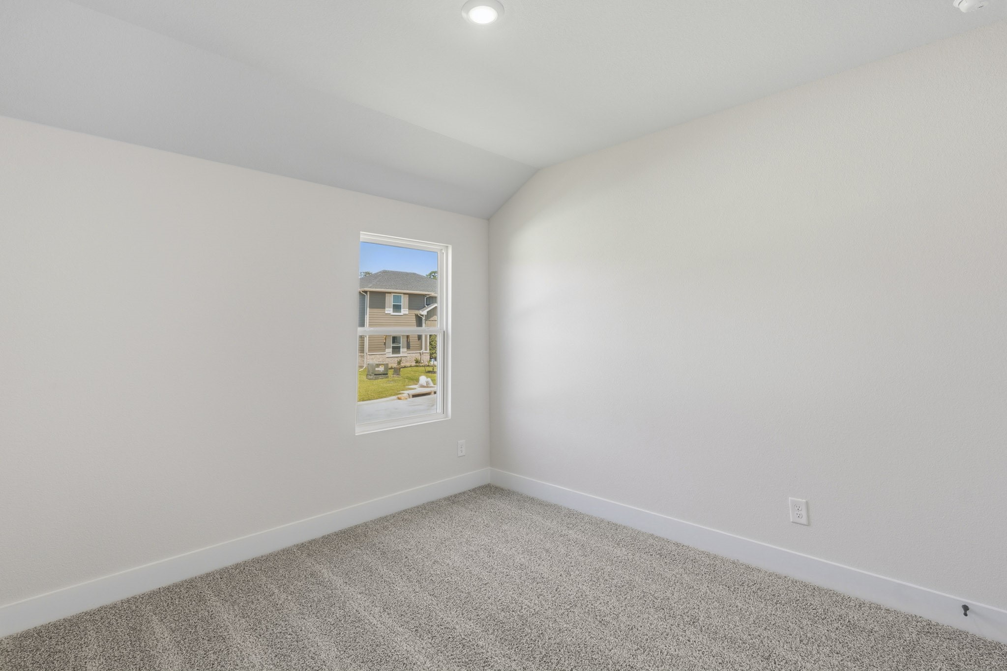 15912 Maybelle Street Property Photo 16