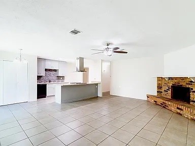 17519 Fieldglen Drive Property Photo 5