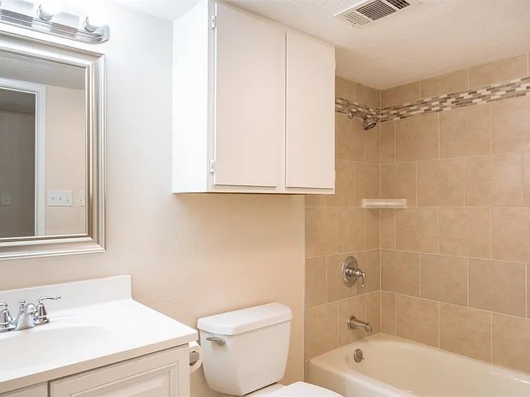 17519 Fieldglen Drive Property Photo 13