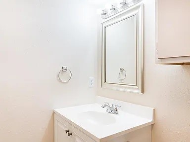 17519 Fieldglen Drive Property Photo 14