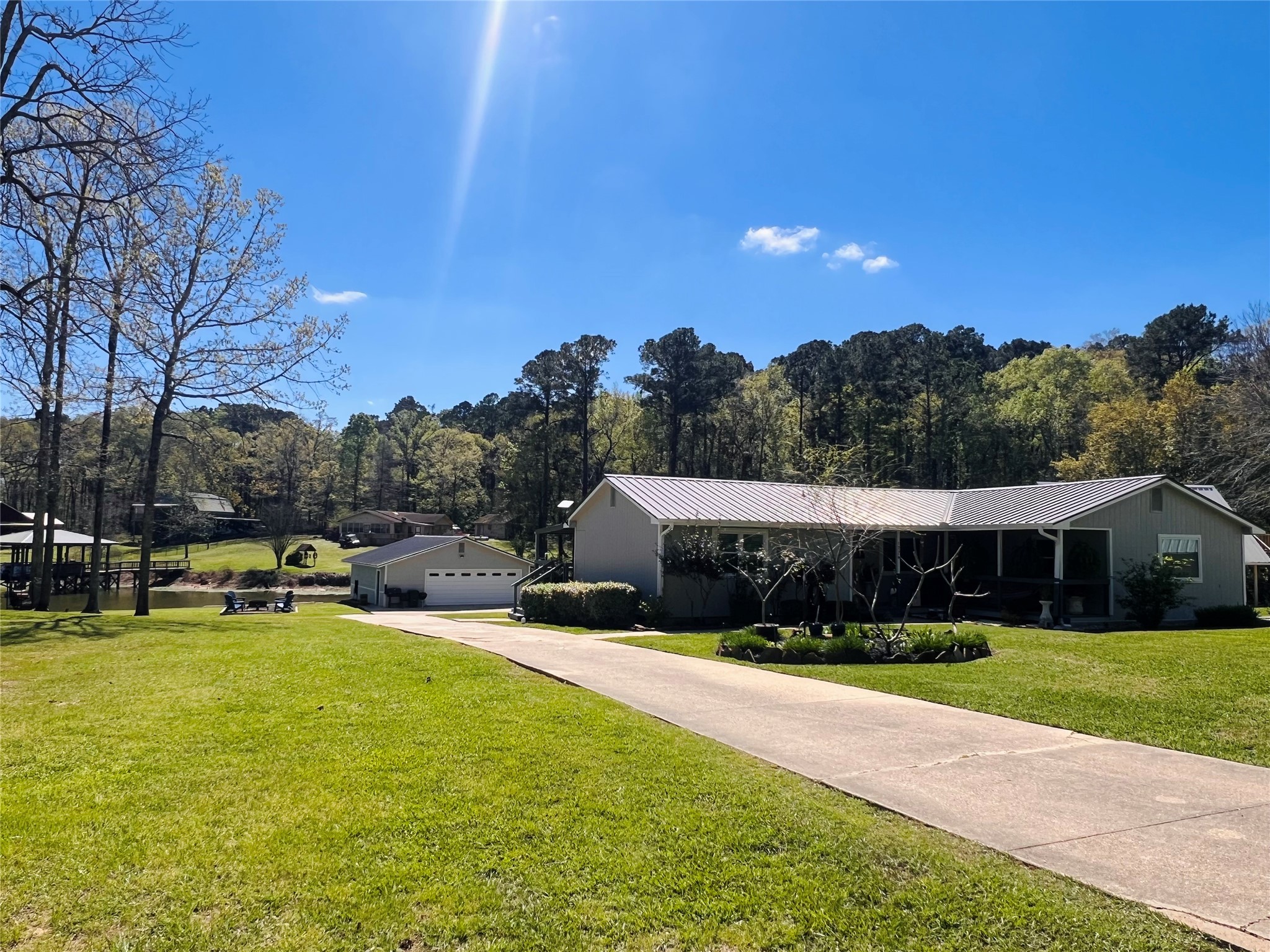 1776 Lakeshore Drive Property Photo 6