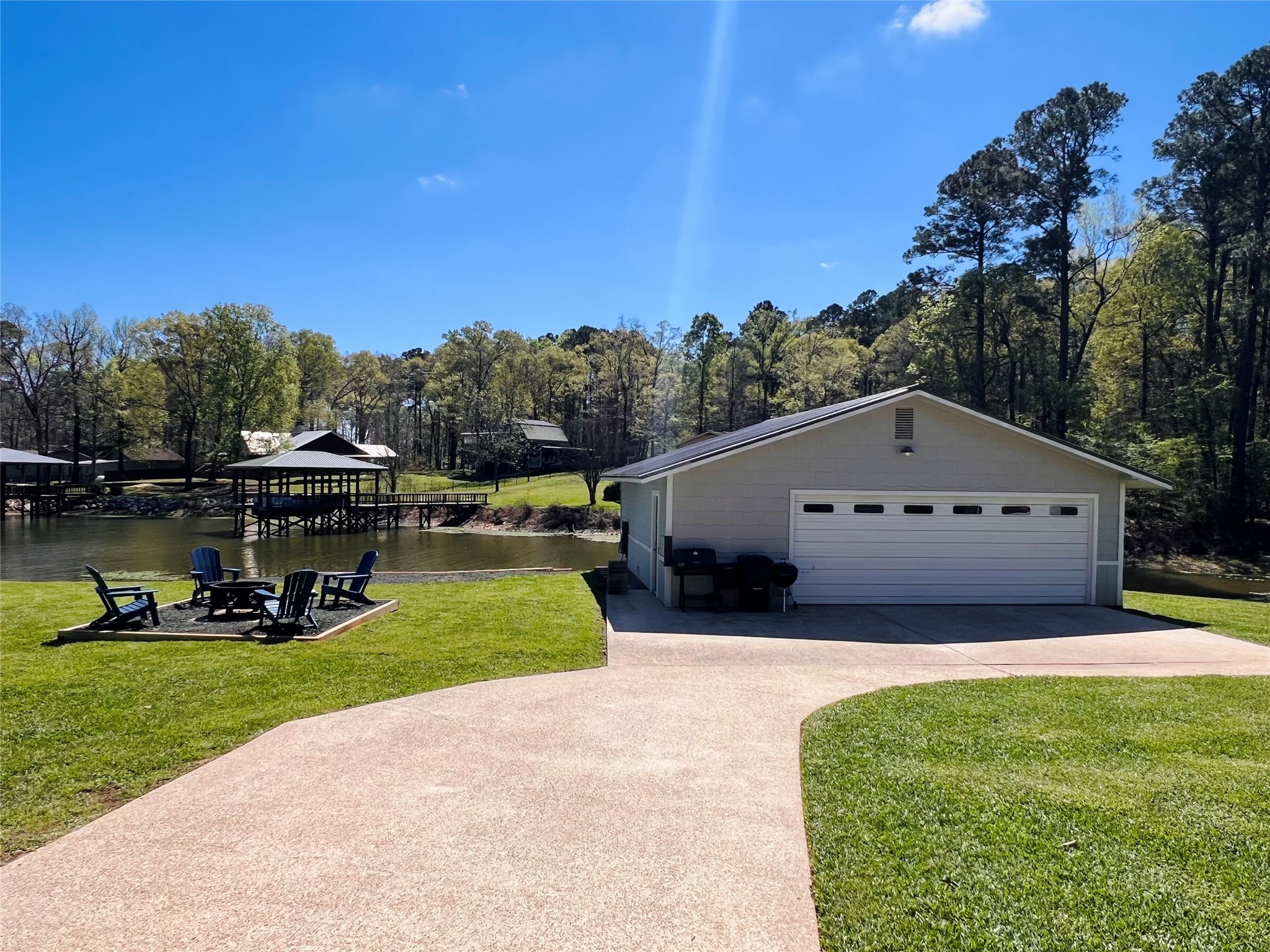 1776 Lakeshore Drive Property Photo 11