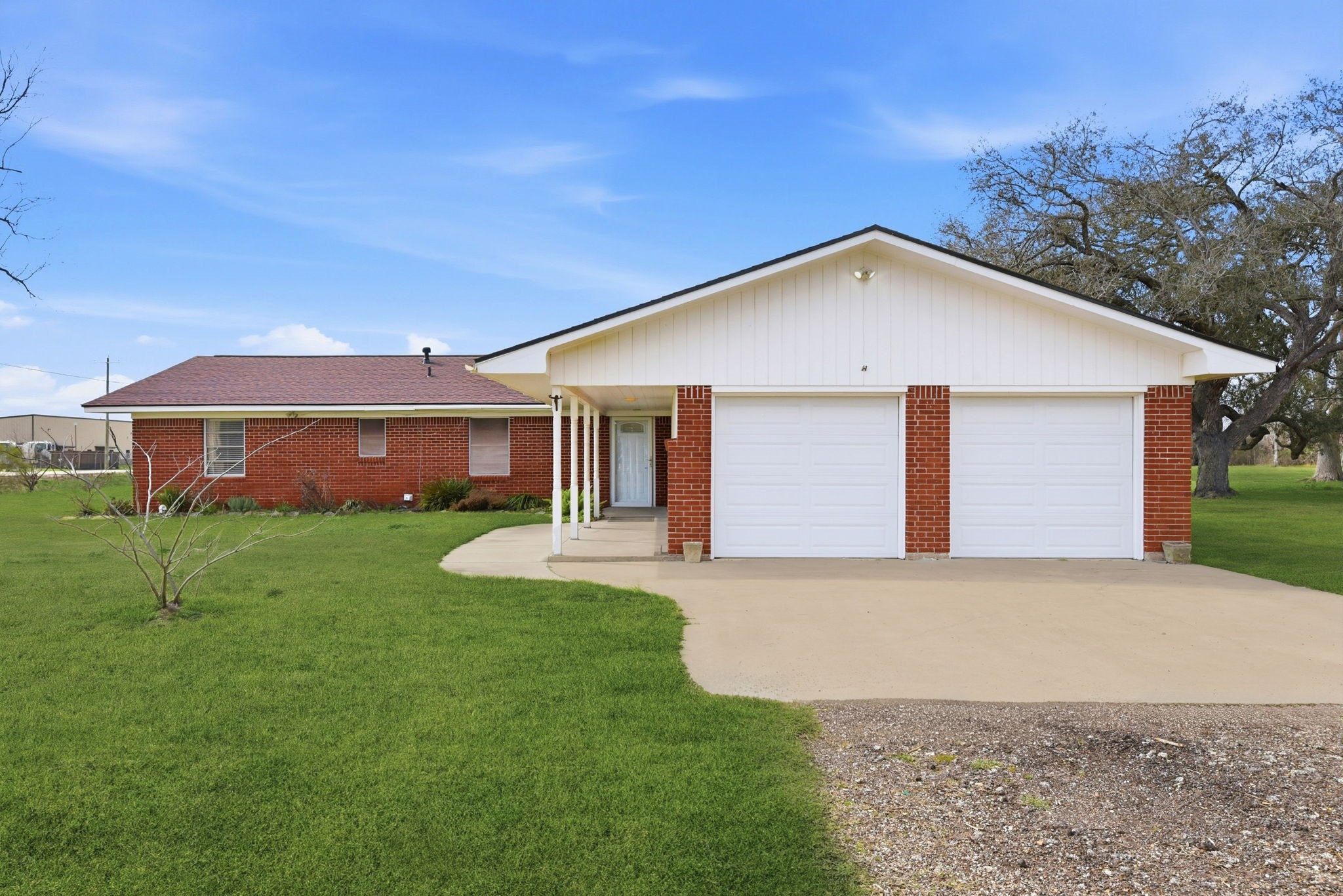 1839 W Henderson Rd Property Photo 2