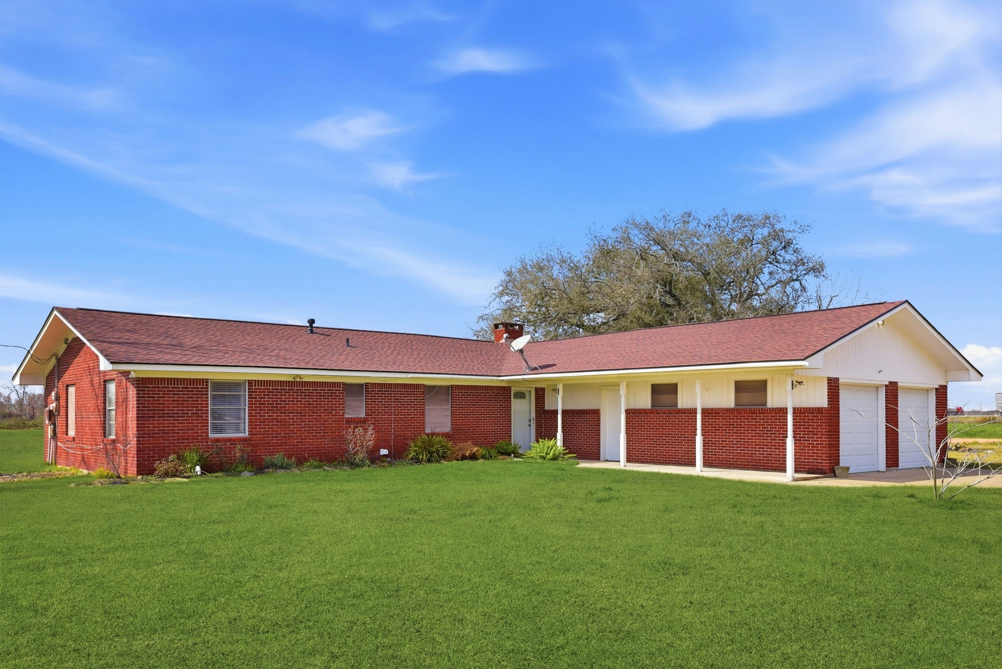 1839 W Henderson Rd Property Photo 3