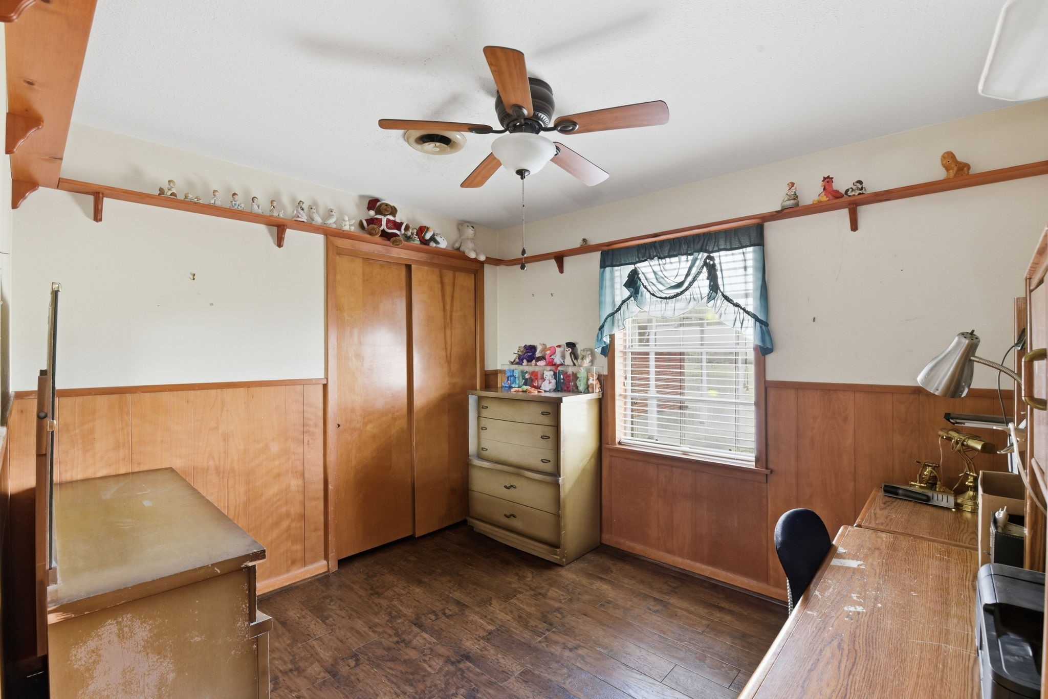 1839 W Henderson Rd Property Photo 15
