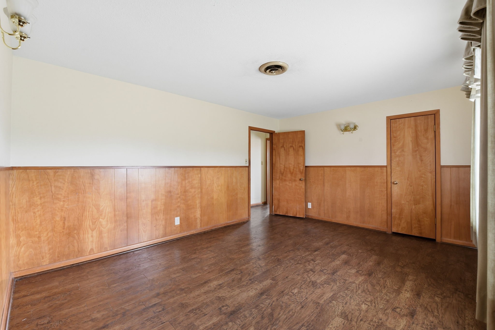 1839 W Henderson Rd Property Photo 22
