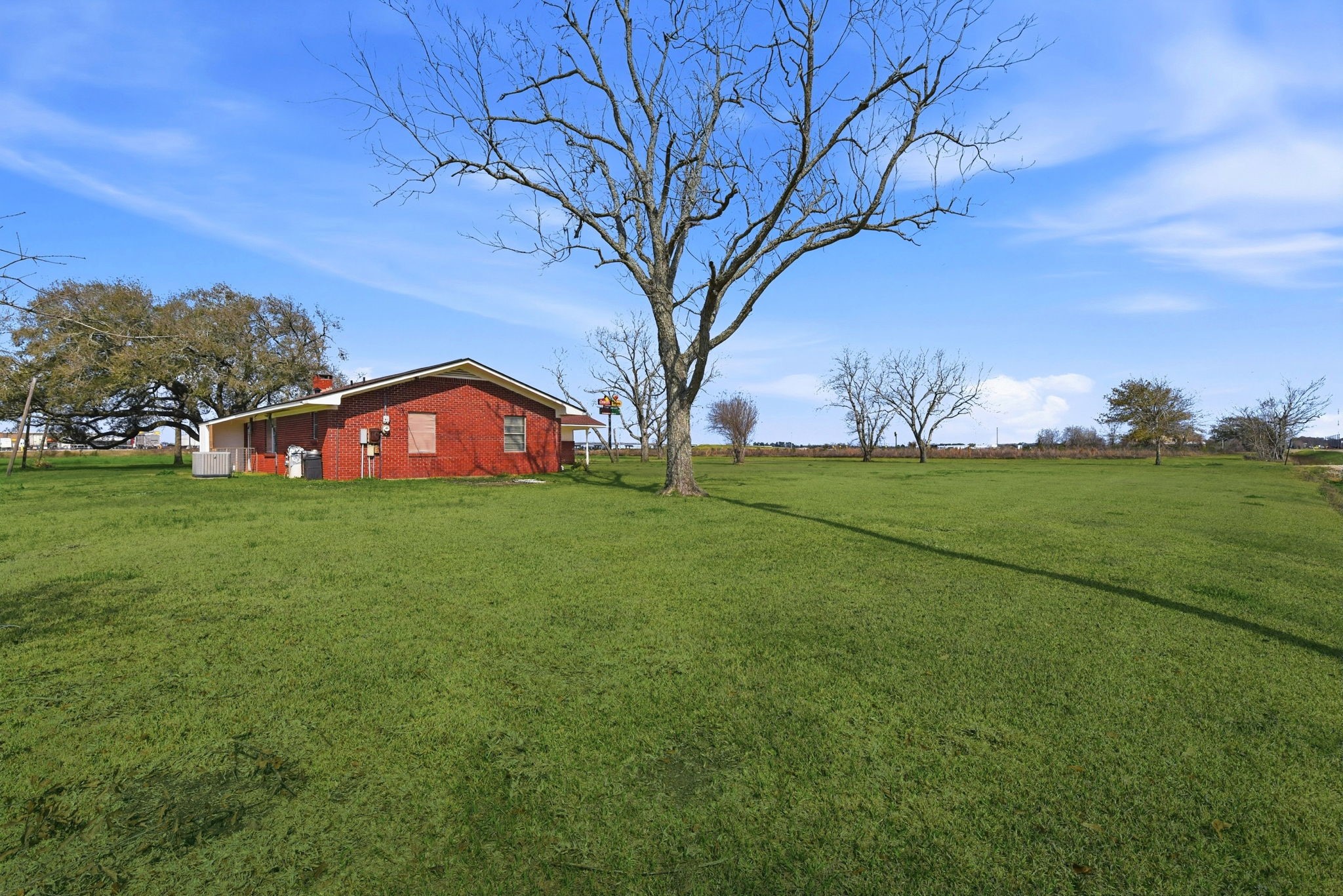 1839 W Henderson Rd Property Photo 26