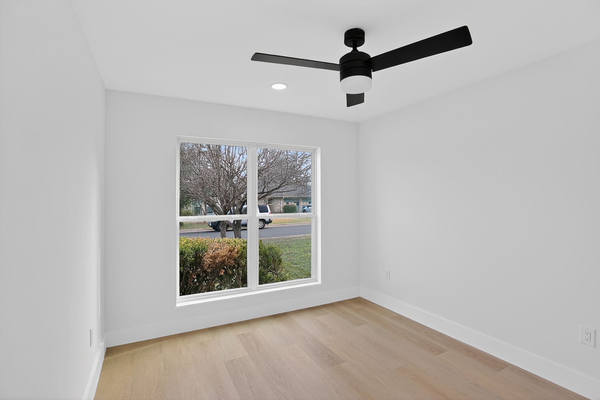 1906 Sunny Brook Drive Property Photo 13