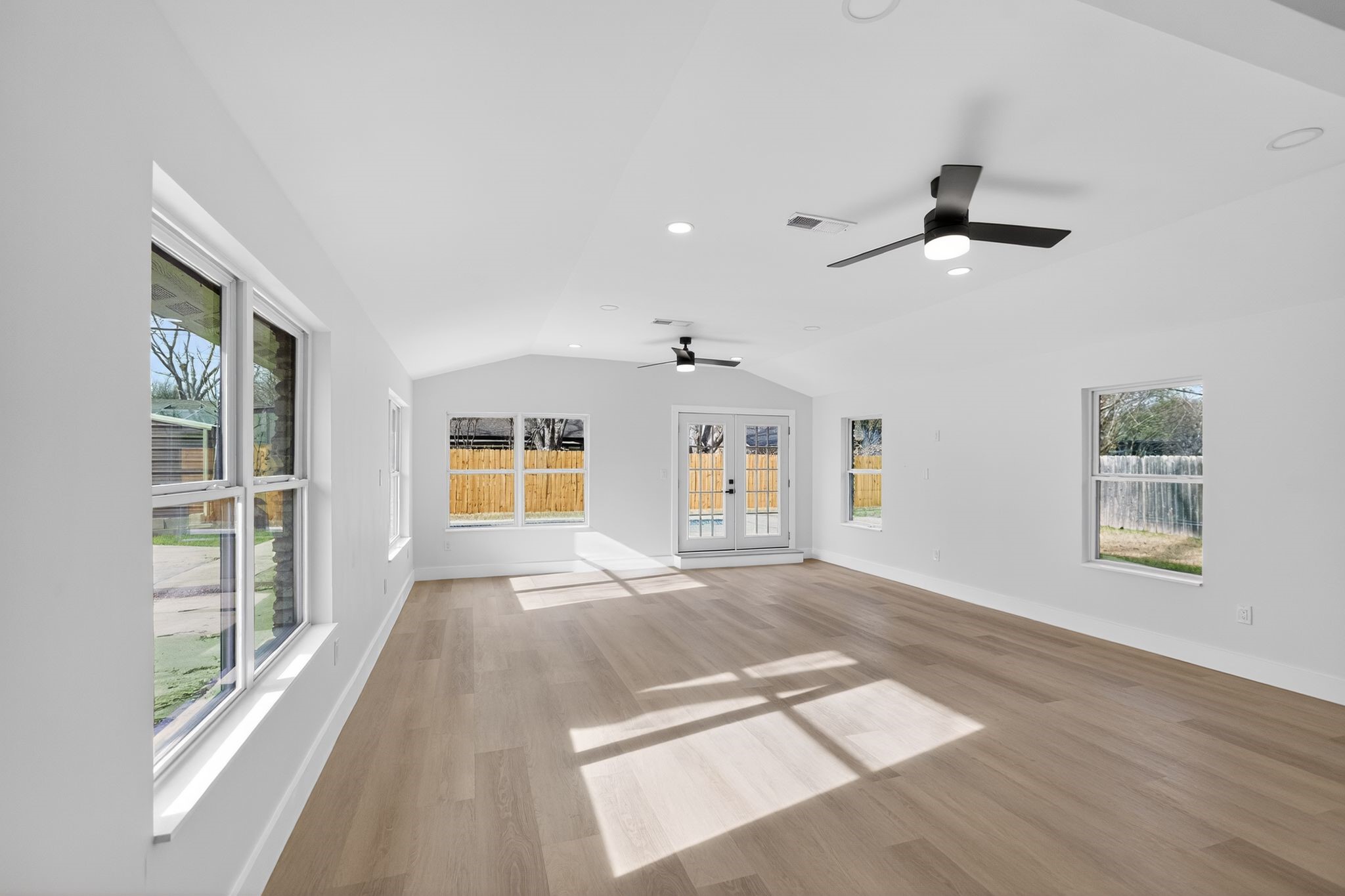 1906 Sunny Brook Drive Property Photo 18