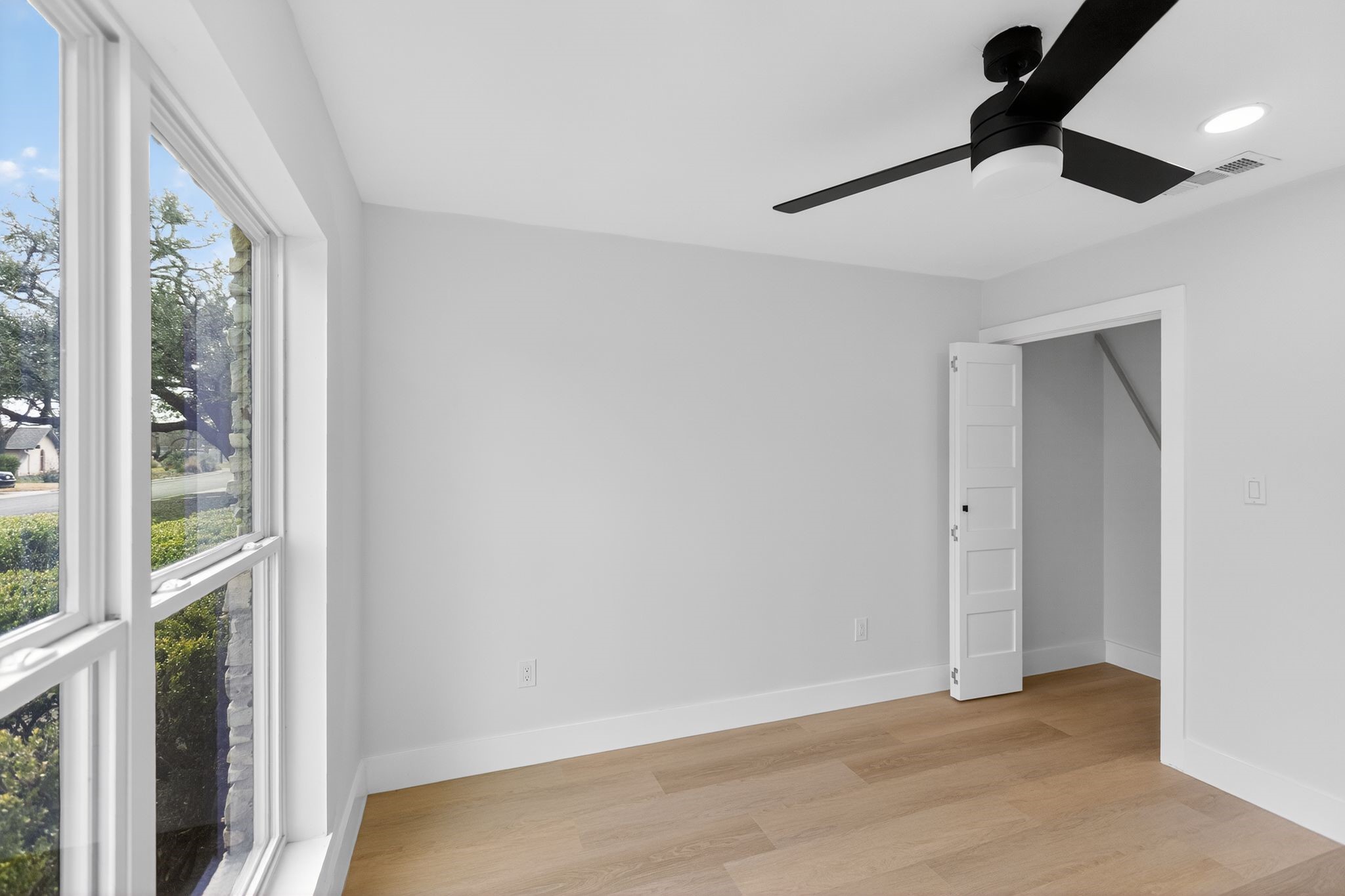 1906 Sunny Brook Drive Property Photo 19