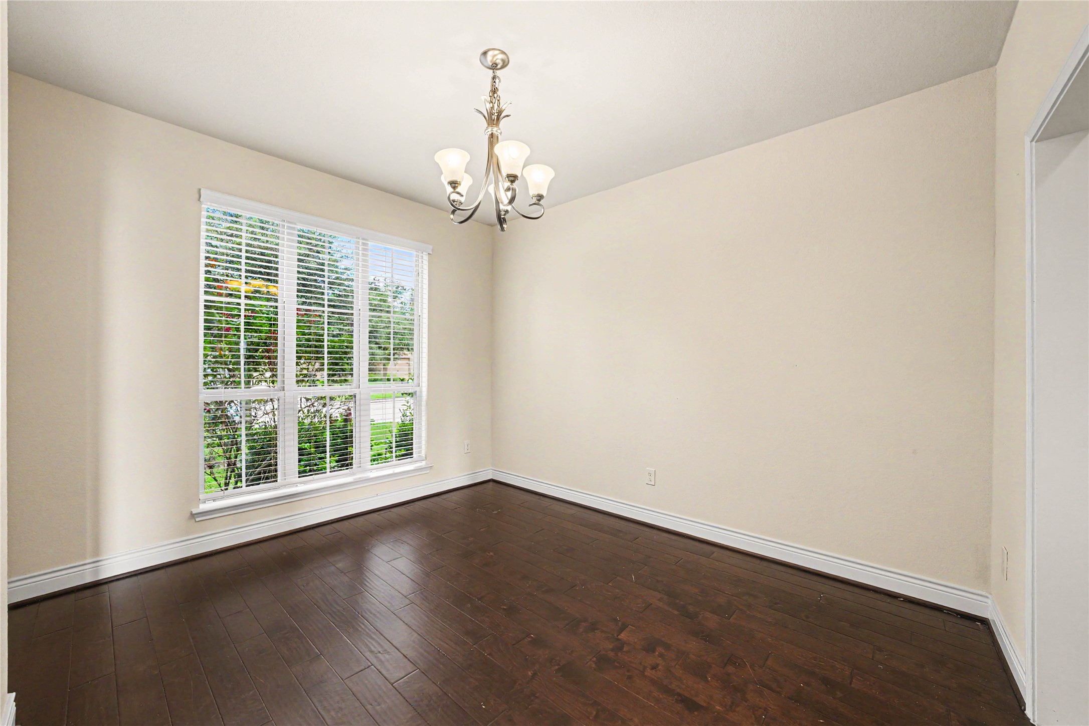 2310 Falcon Brook Drive Property Photo 6