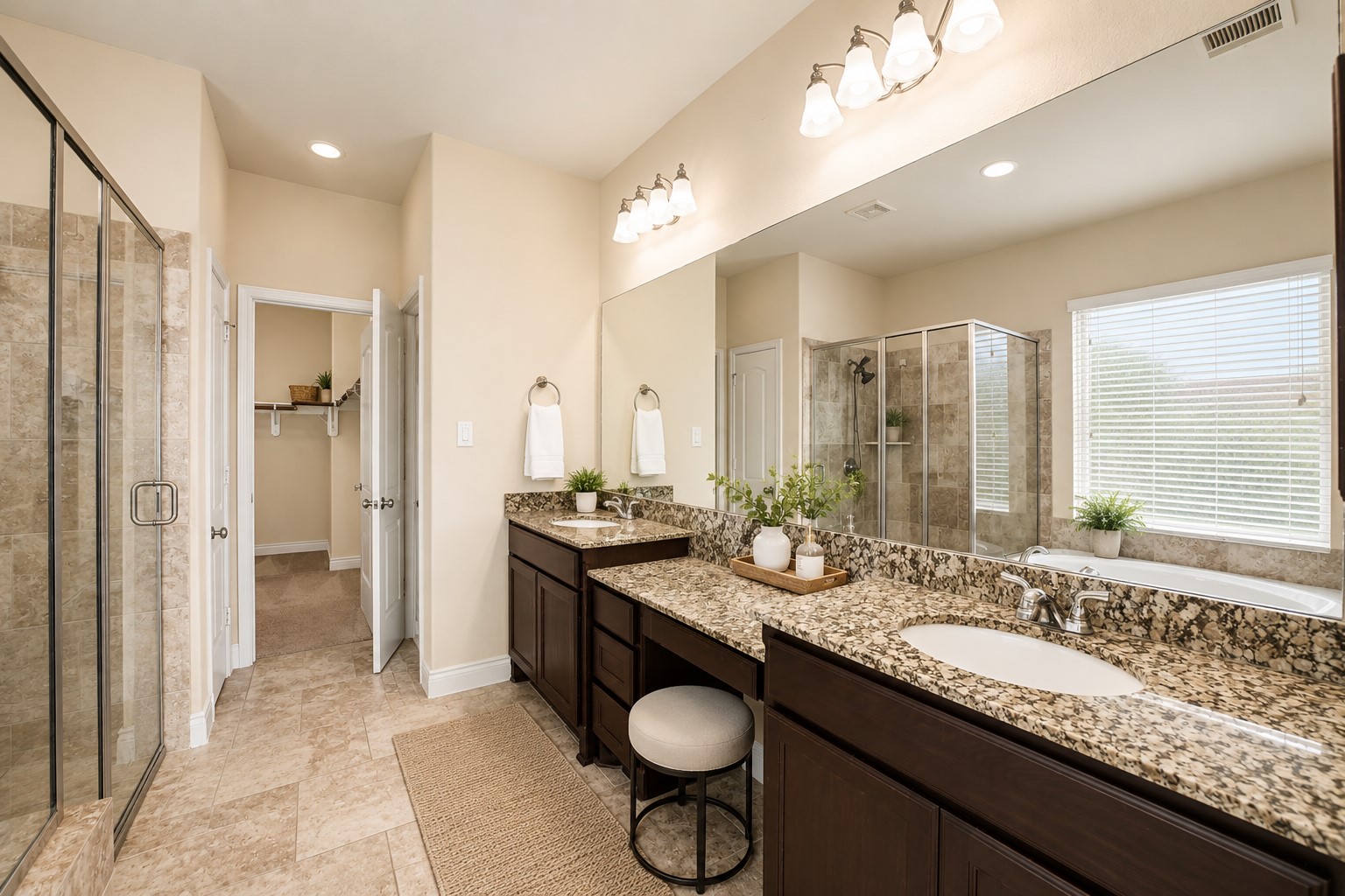 2310 Falcon Brook Drive Property Photo 9