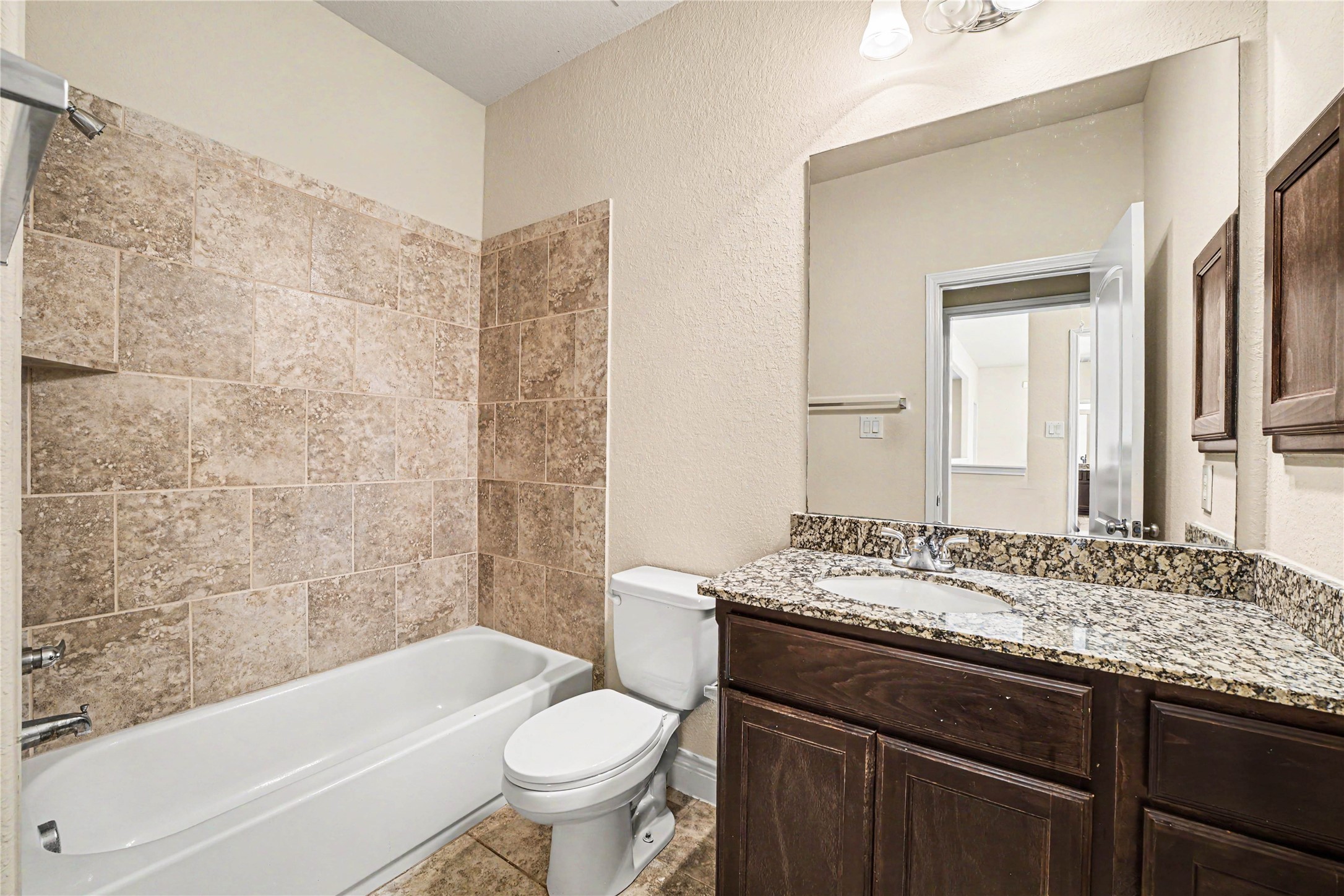 2310 Falcon Brook Drive Property Photo 15