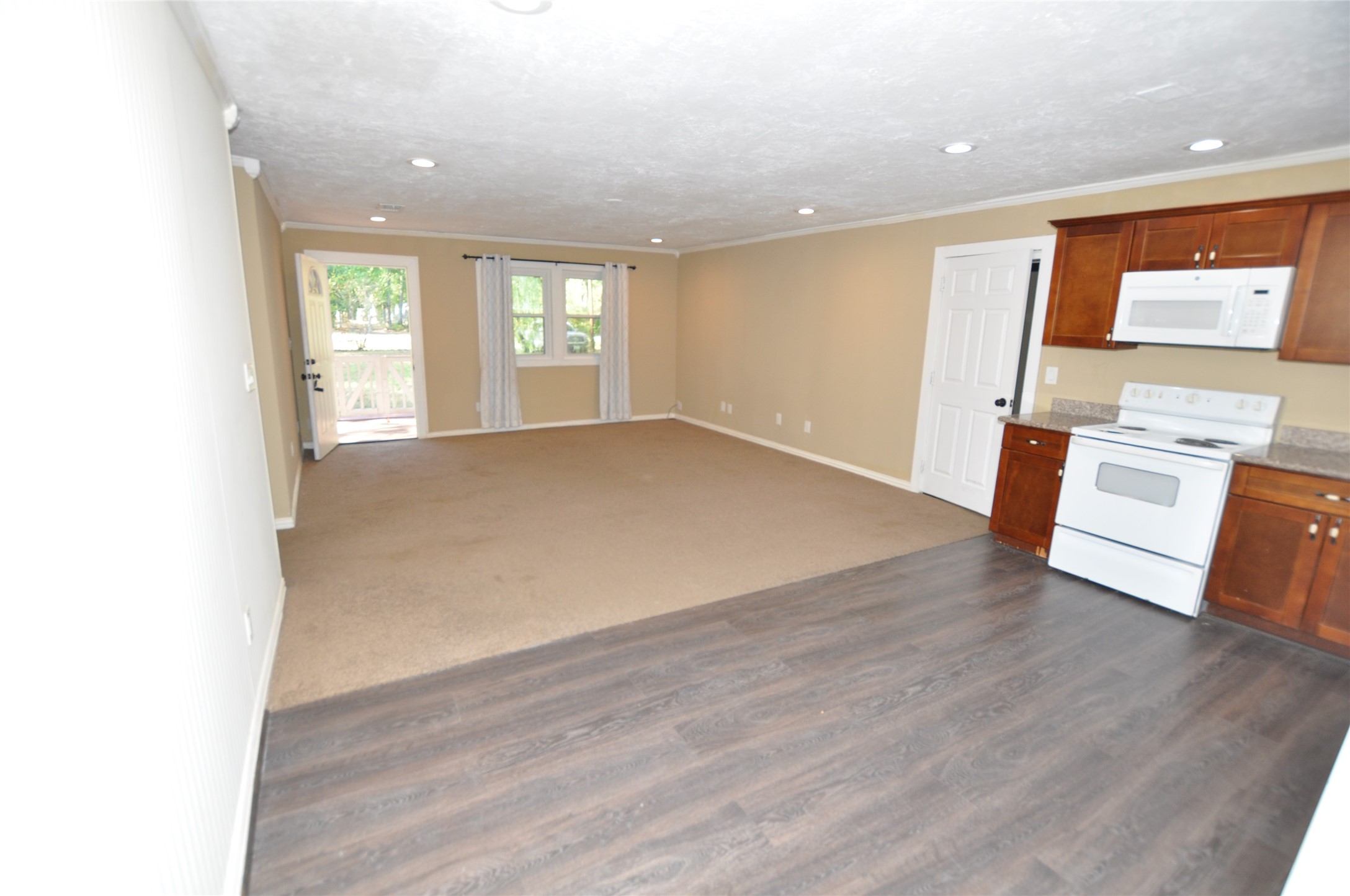 208 Blue Lake Drive Property Photo 17