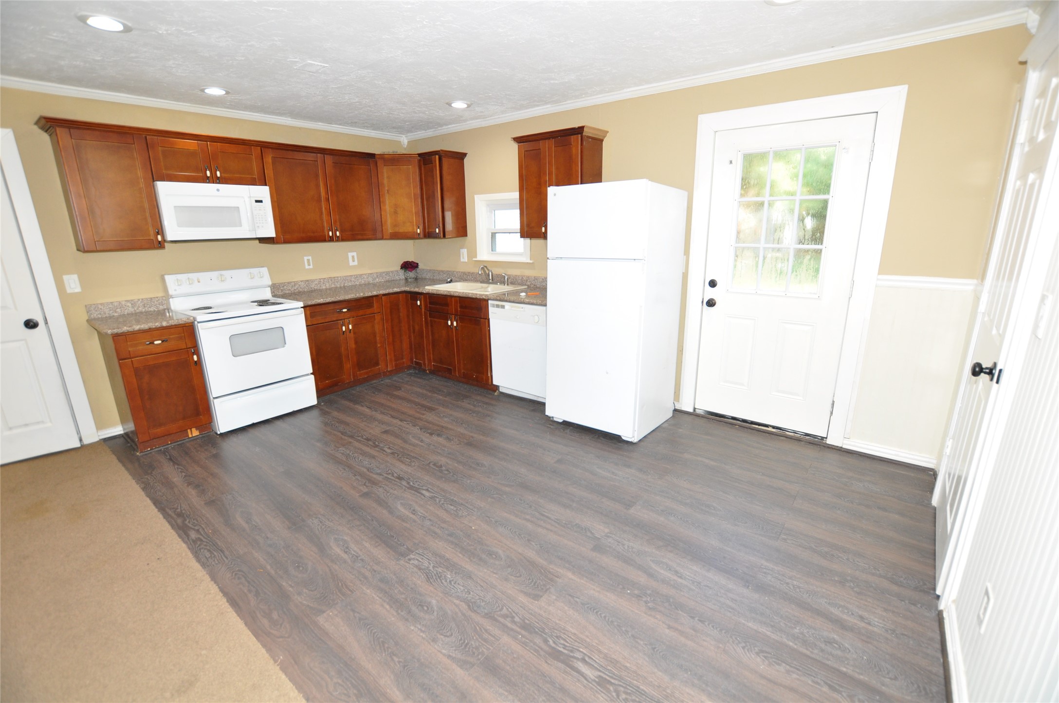 208 Blue Lake Drive Property Photo 18
