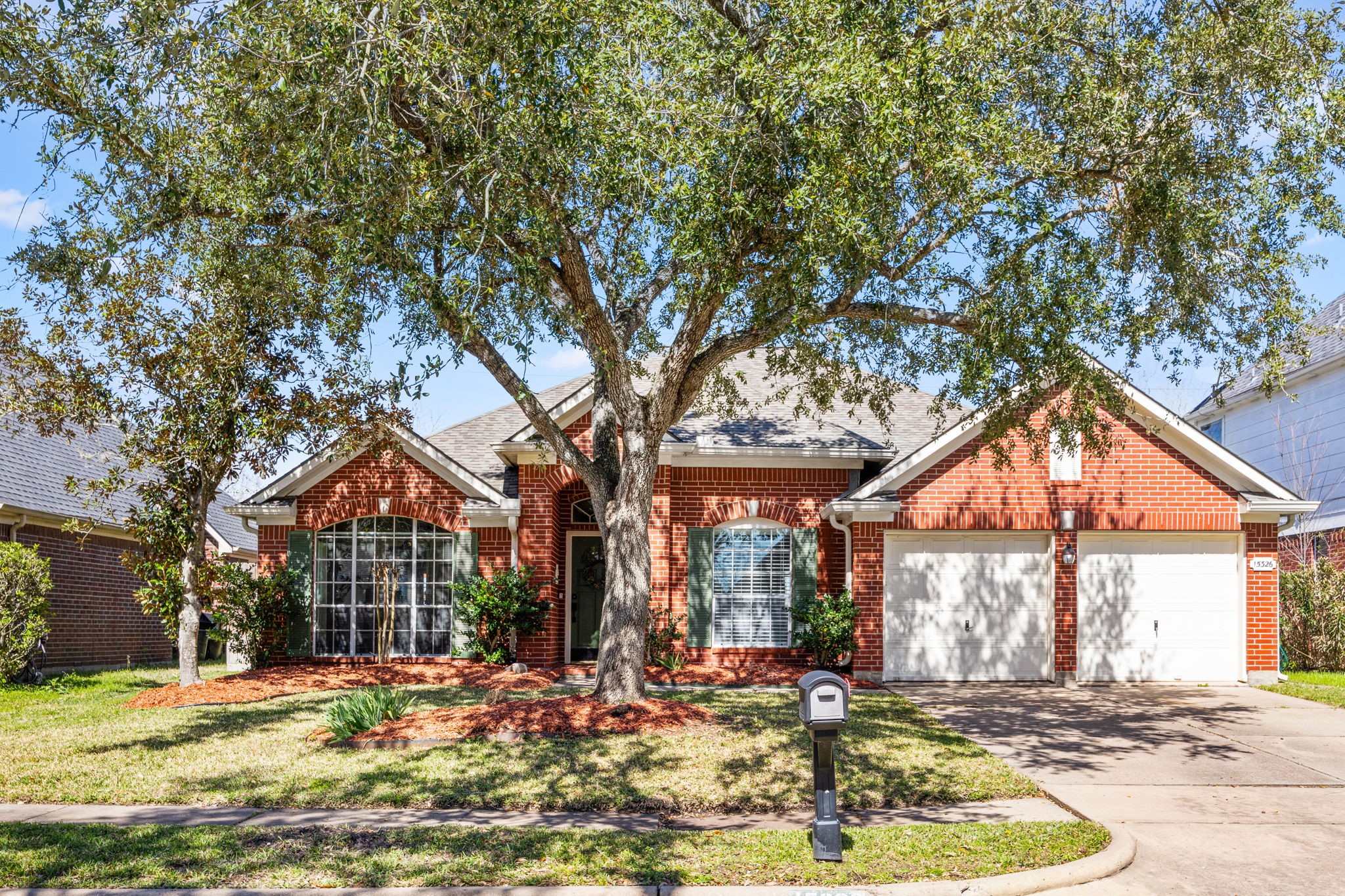 15326 Oak Lake Glen Drive Property Photo 1