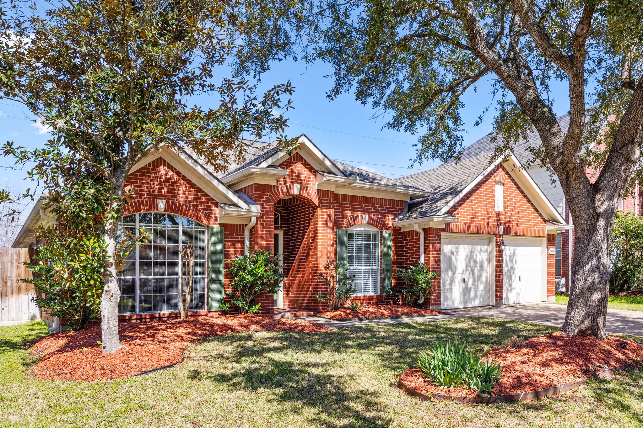 15326 Oak Lake Glen Drive Property Photo 3